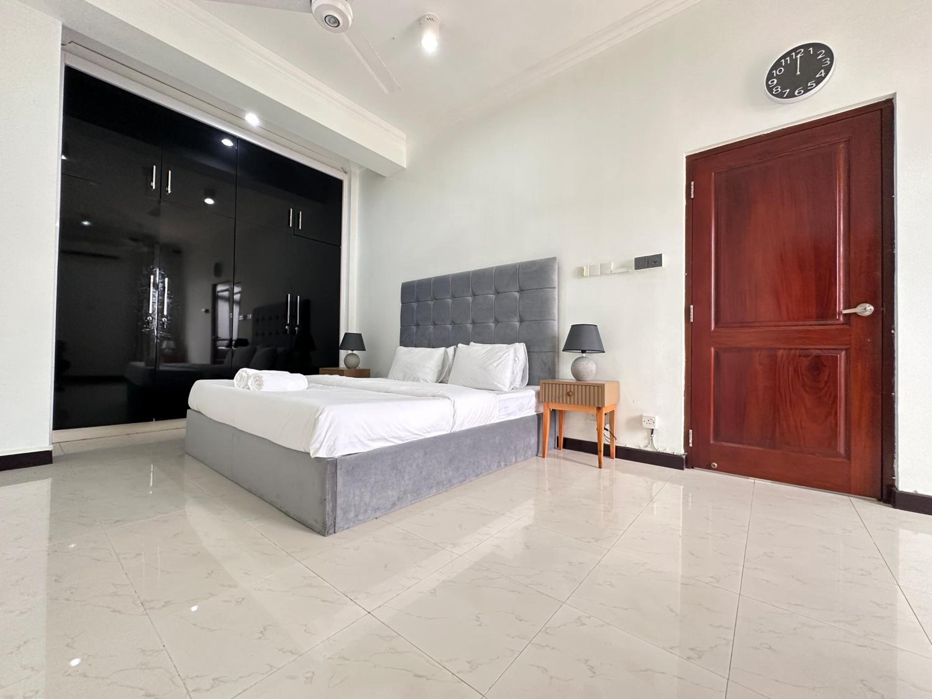 Capitol Residence - 3 Bedroom Apartment in Colombo 3 view 5