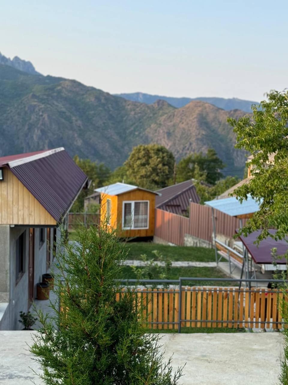 VaLiVa Sanahin Guest House