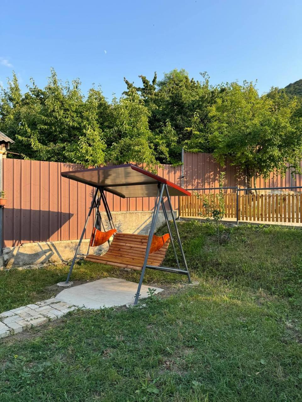 VaLiVa Sanahin Guest House