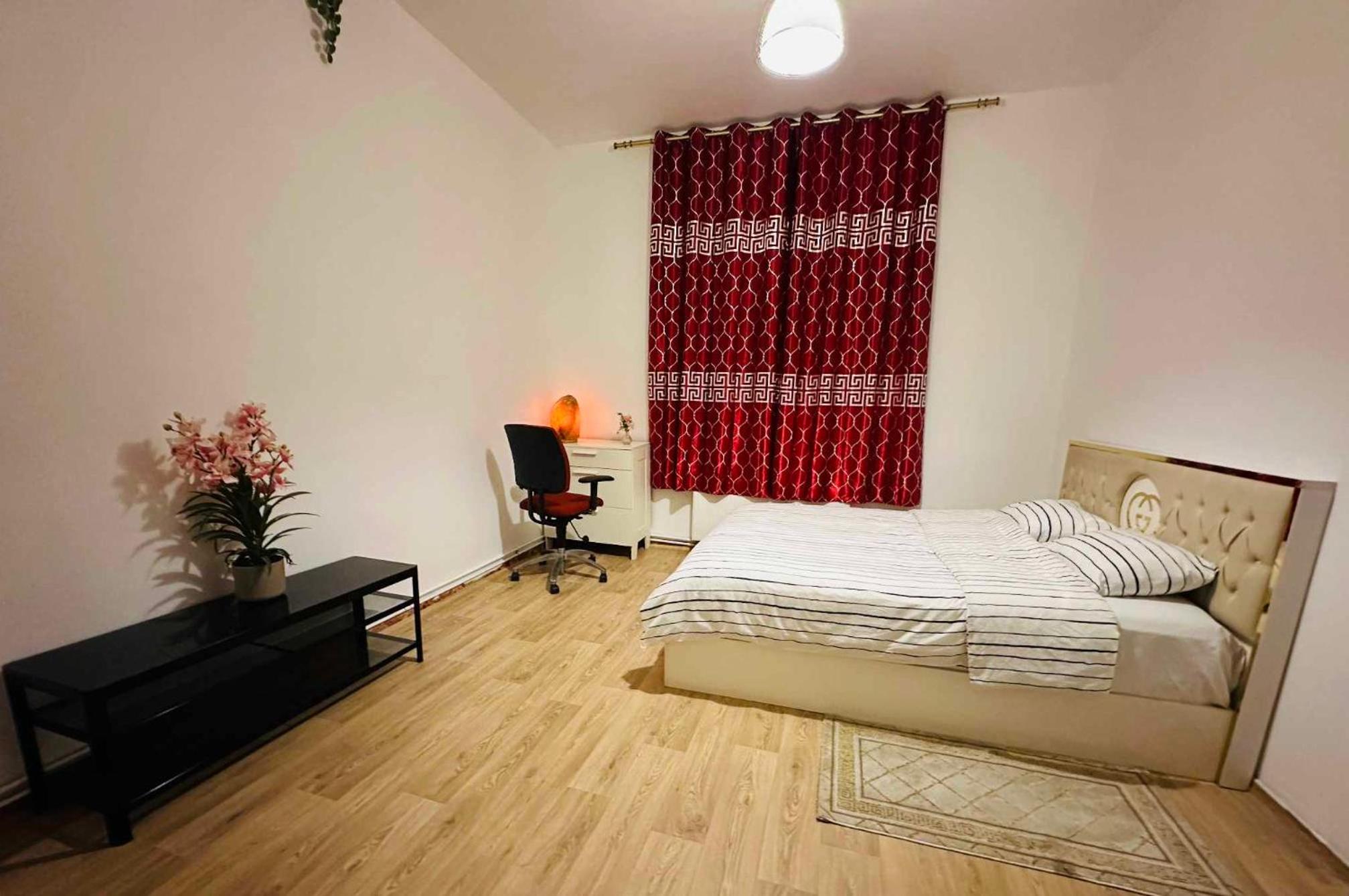 Modern & Comfortable City Center Oasis~King Bed !