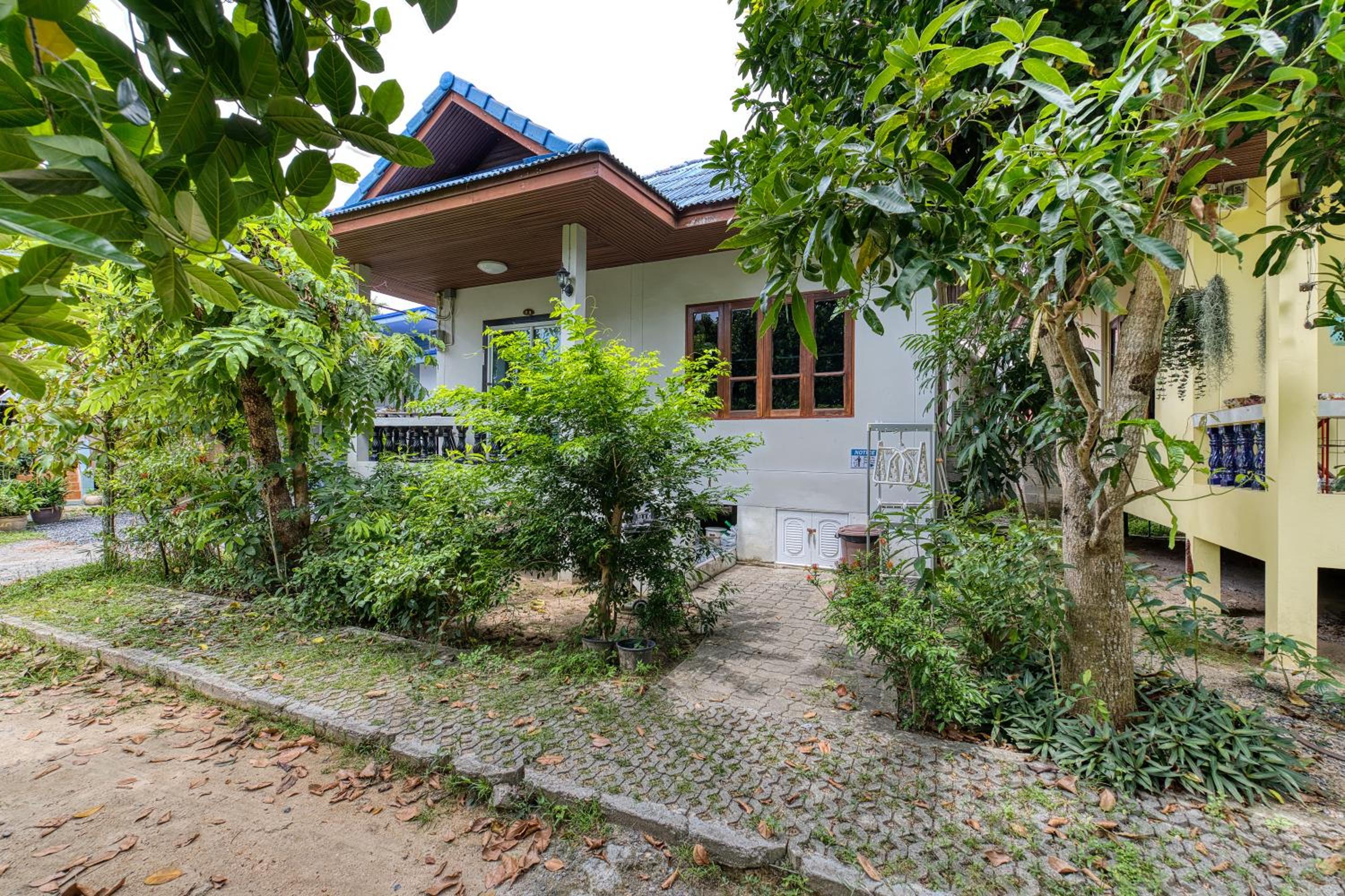 Maenam Bungalow view 5