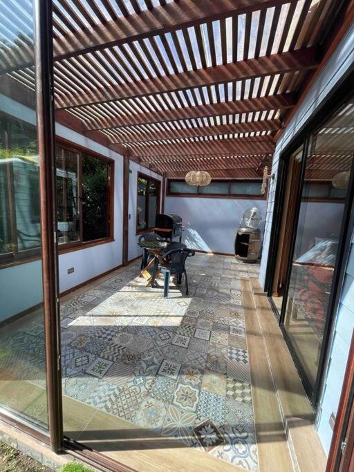 Amplia casa para 8 personas con tinaja a 7 minutos de Pucon centro