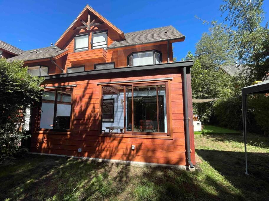 Amplia casa para 8 personas con tinaja a 7 minutos de Pucon centro