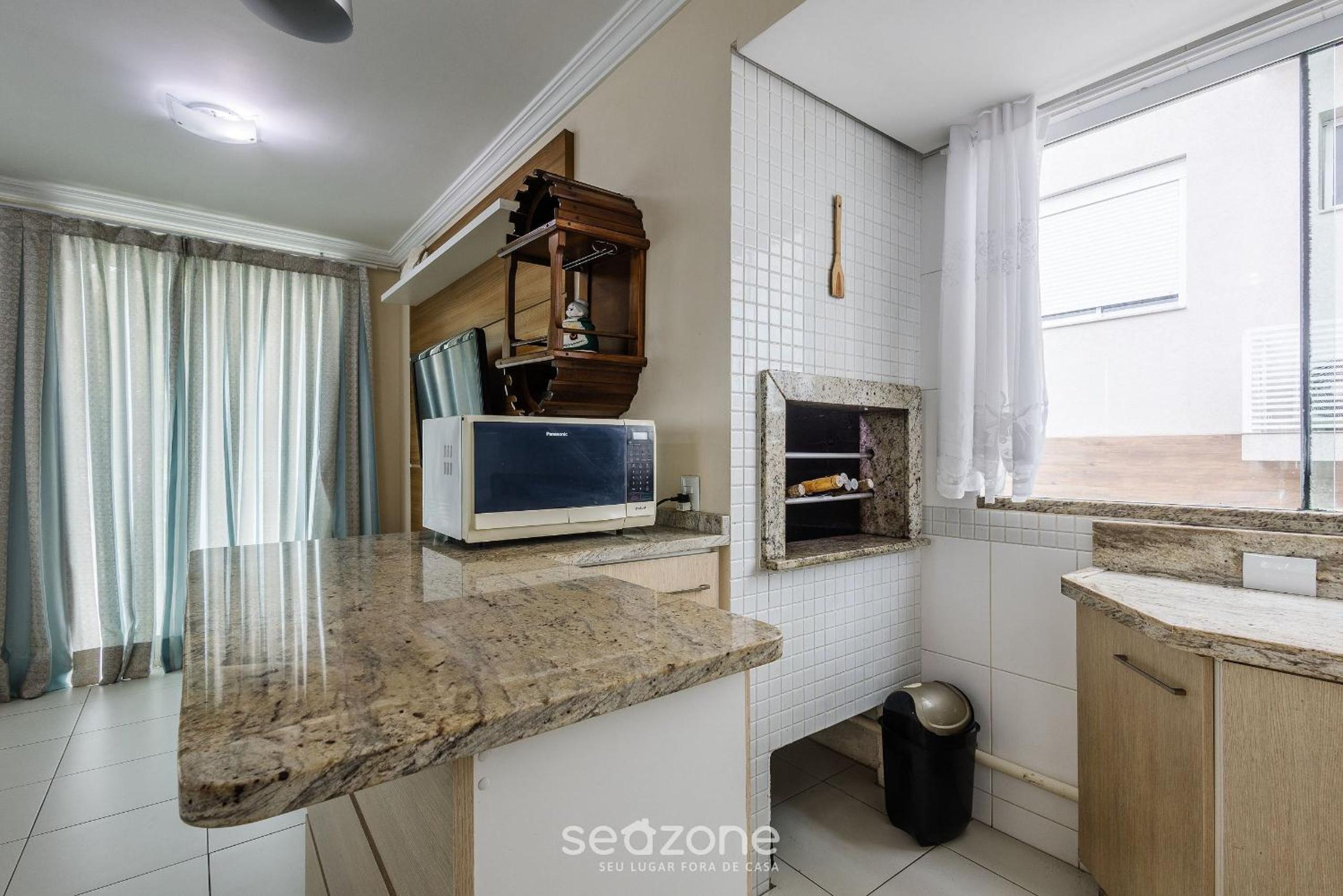 Apartamentos próximo a Praia de Bombas - ARZ