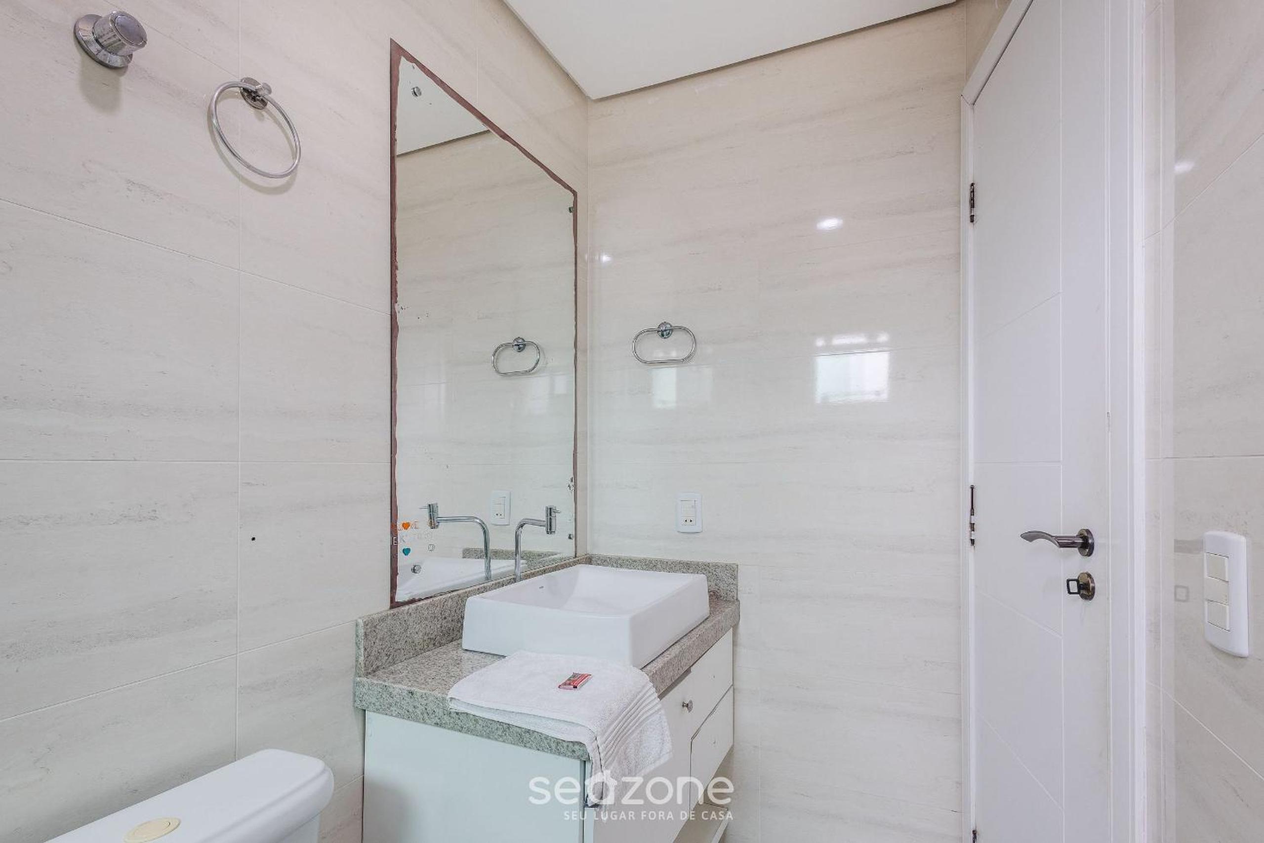 Apartamentos próximo a Praia de Bombas - ARZ