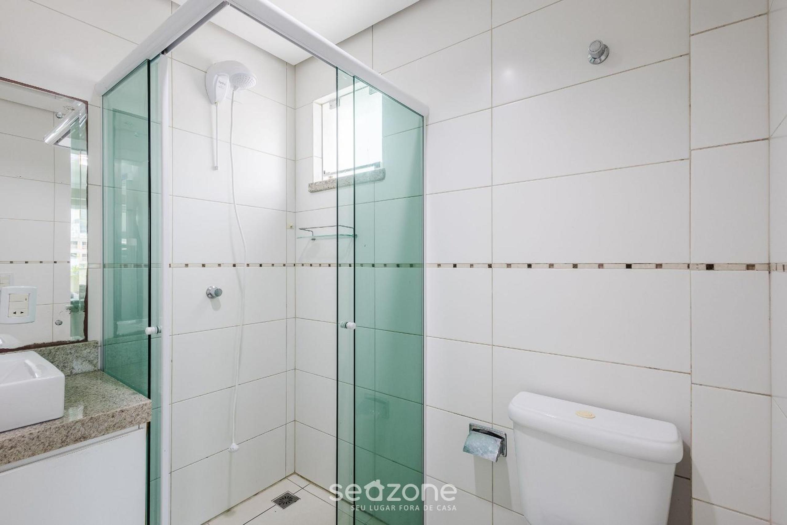 Apartamentos próximo a Praia de Bombas - ARZ