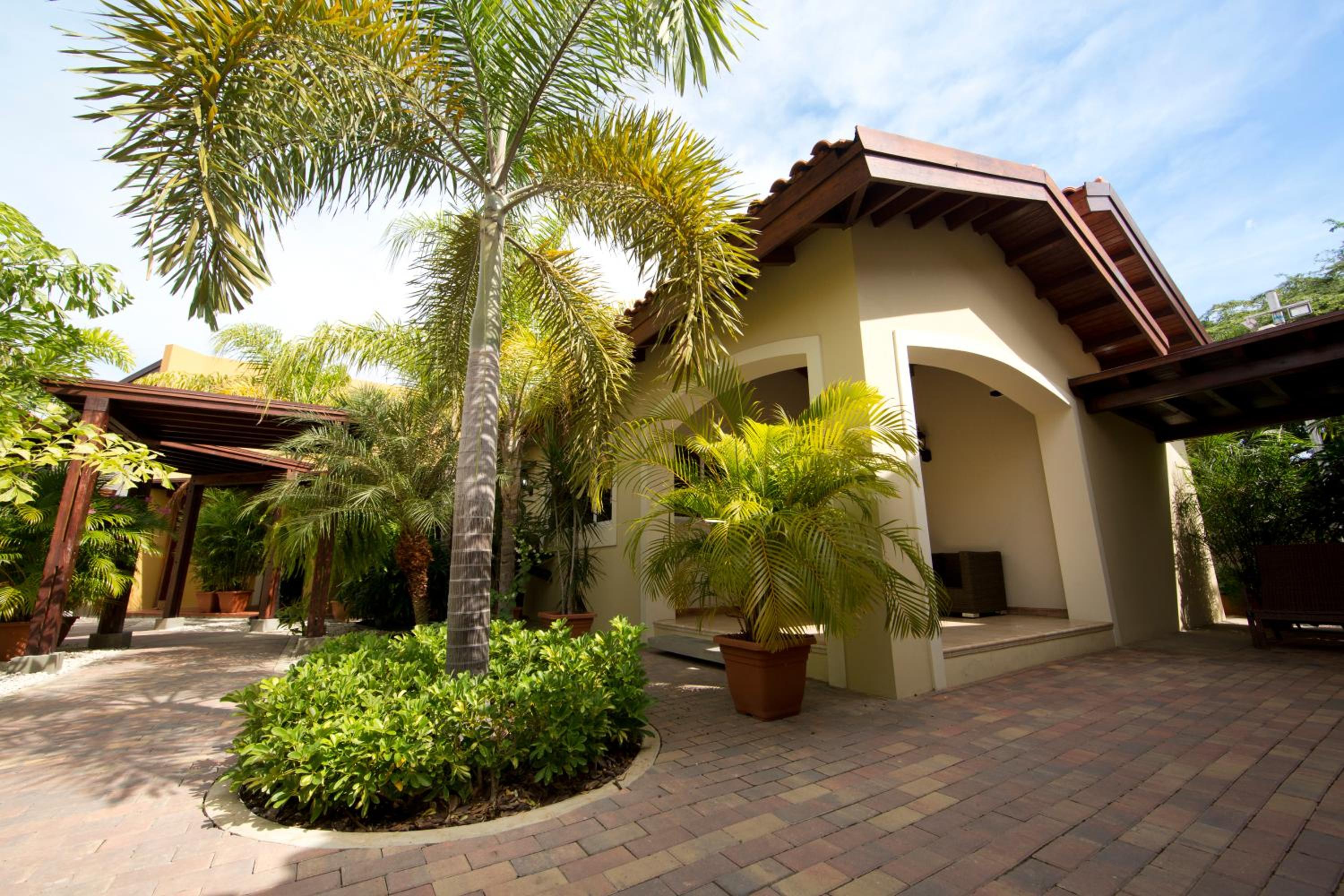 Costa Esmeralda Village