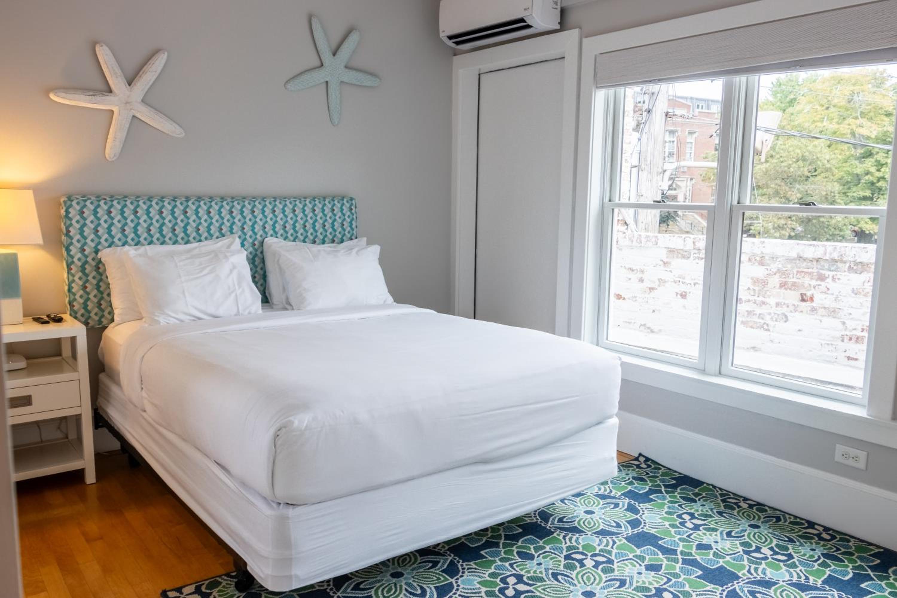 The Newport Lofts - 194 Thames Street