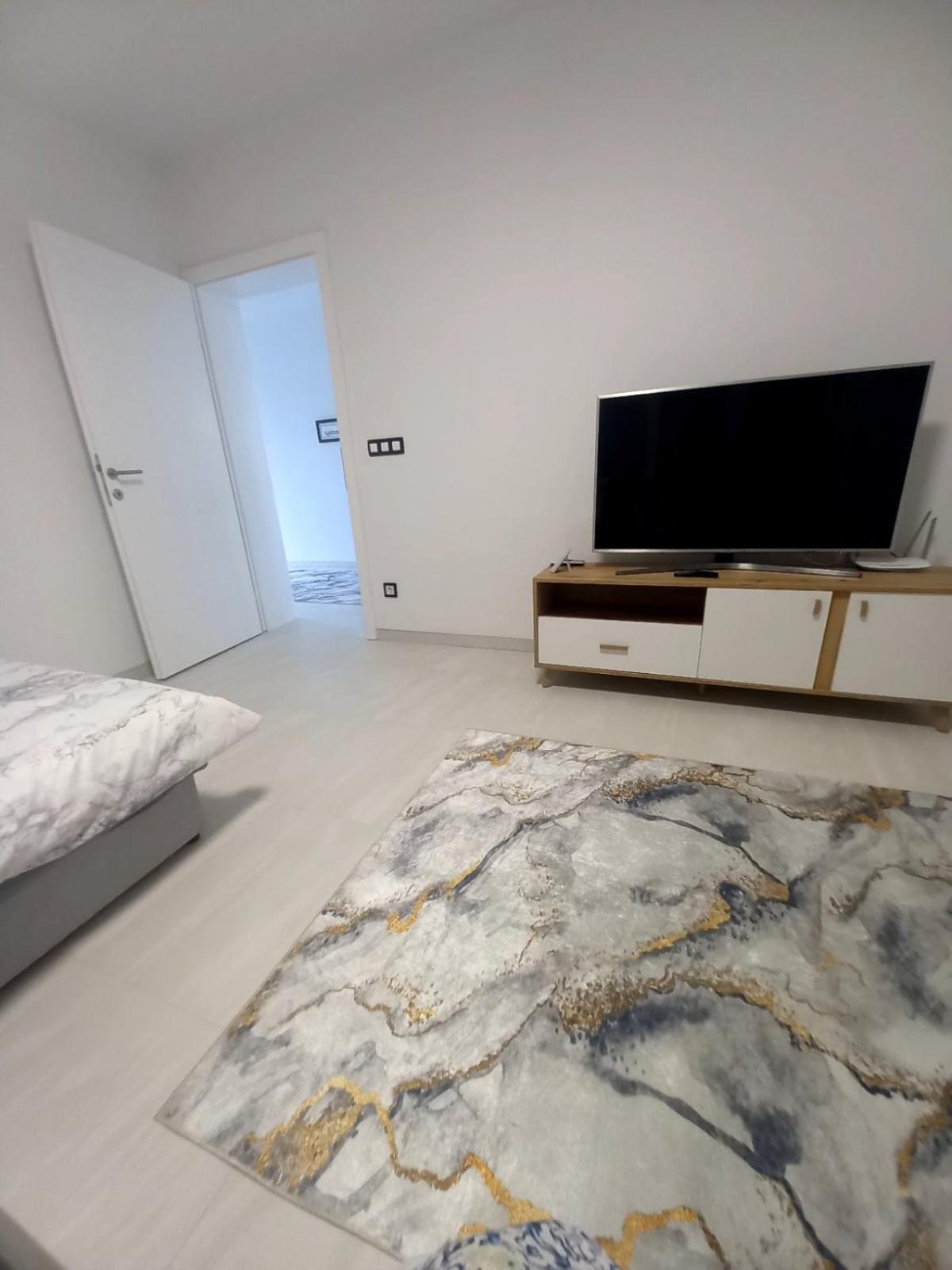 Apartments White House Bihac