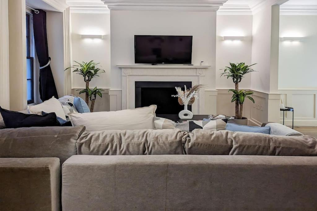 Extra Big London 4-Bed House In Liverpool Street!