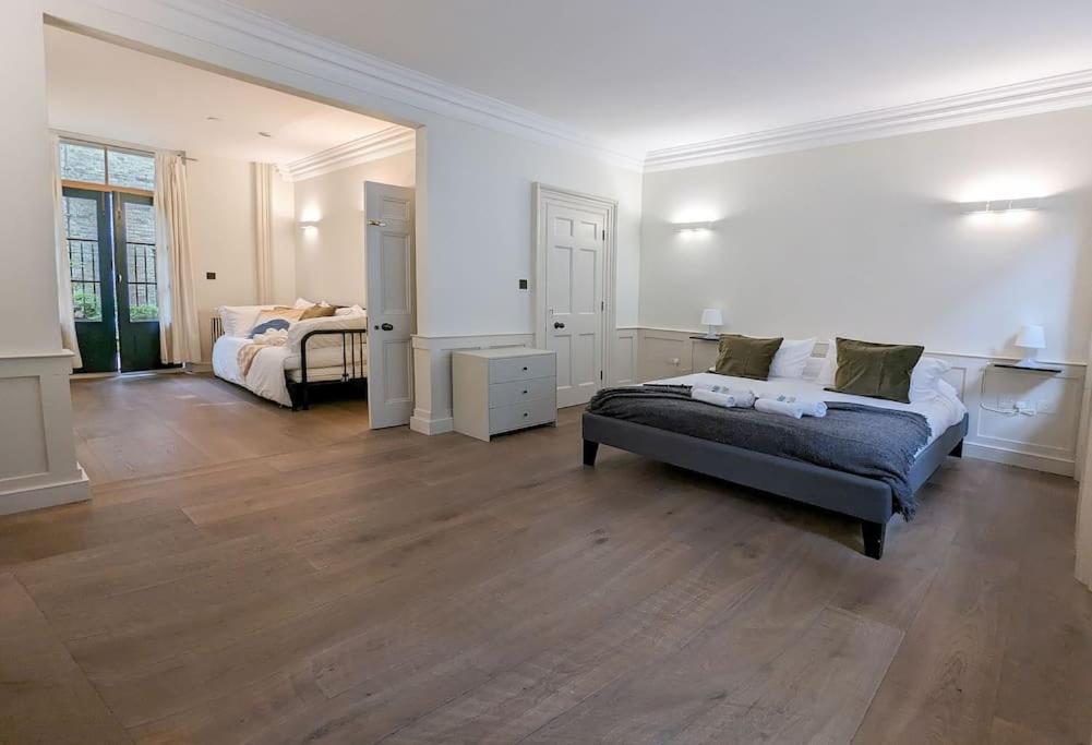 Extra Big London 4-Bed House In Liverpool Street!