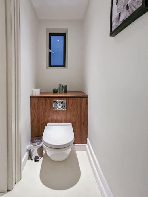 Extra Big London 4-Bed House In Liverpool Street!