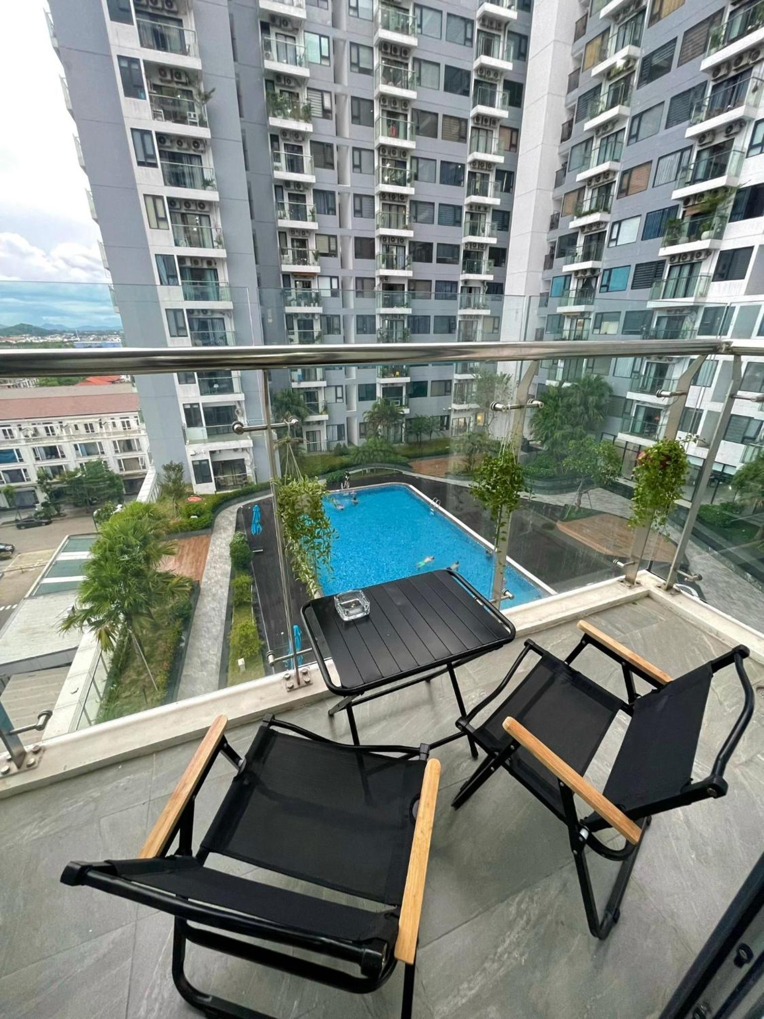 Hue Oi 4 Homestay - Spacious 2-Bedroom Apartment with Balcony & Pool - River and Field View view 5