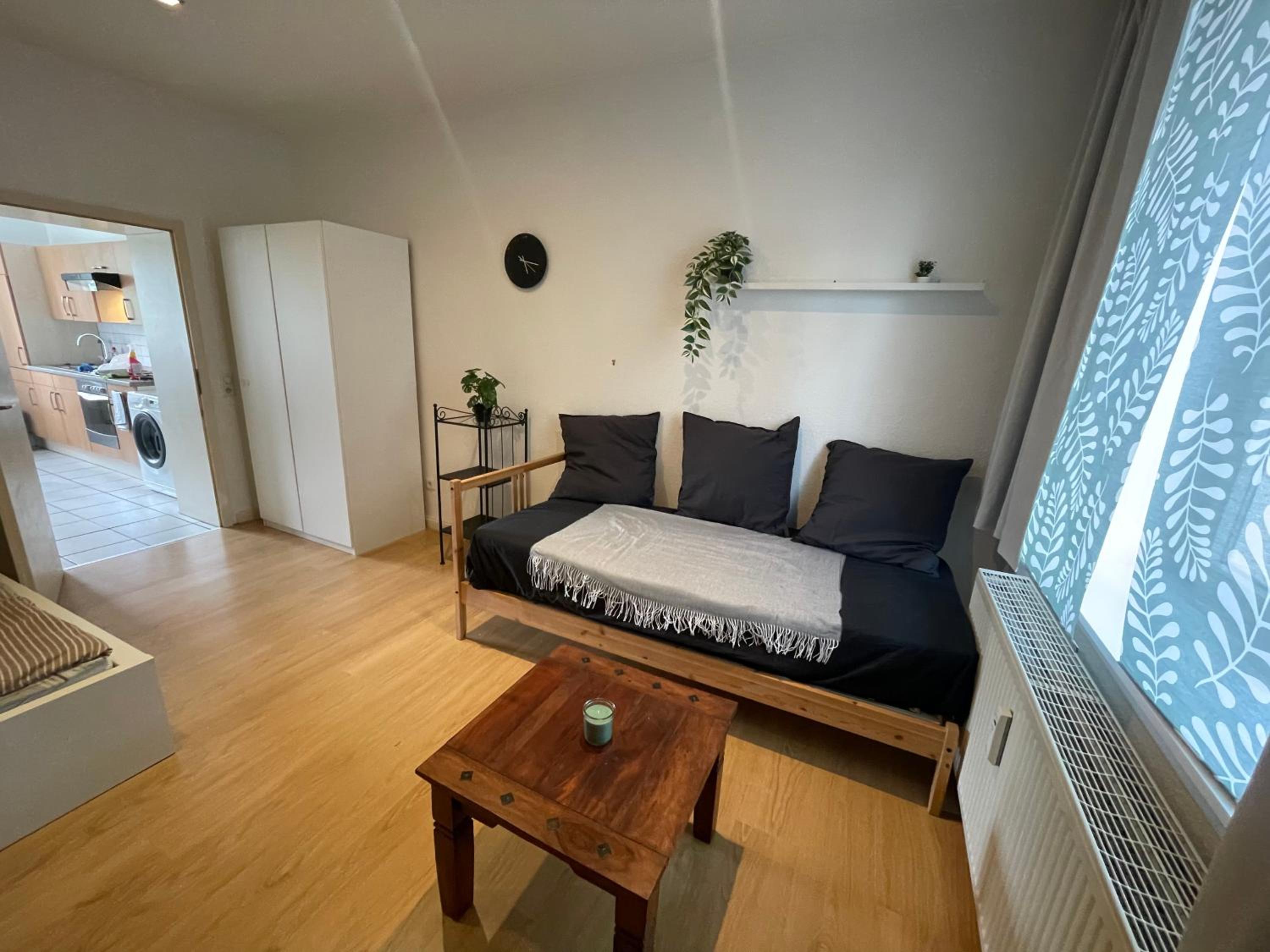Apartment, parterre, für 3 Gäste, Zentral gelegen, Mitsubishi Halle