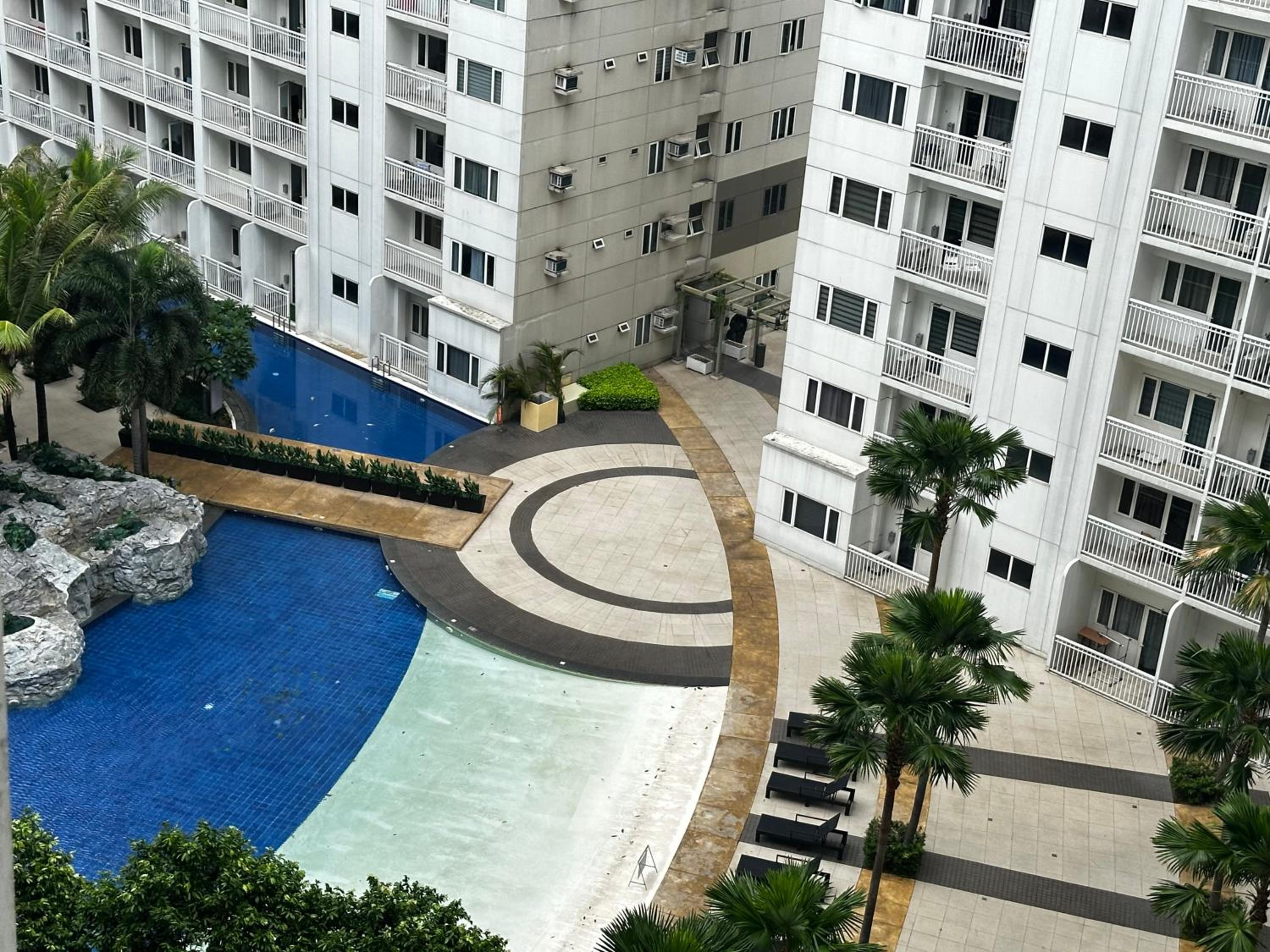 Shore Residences Premier Suite C - Big Room - Amenity Facing view 3