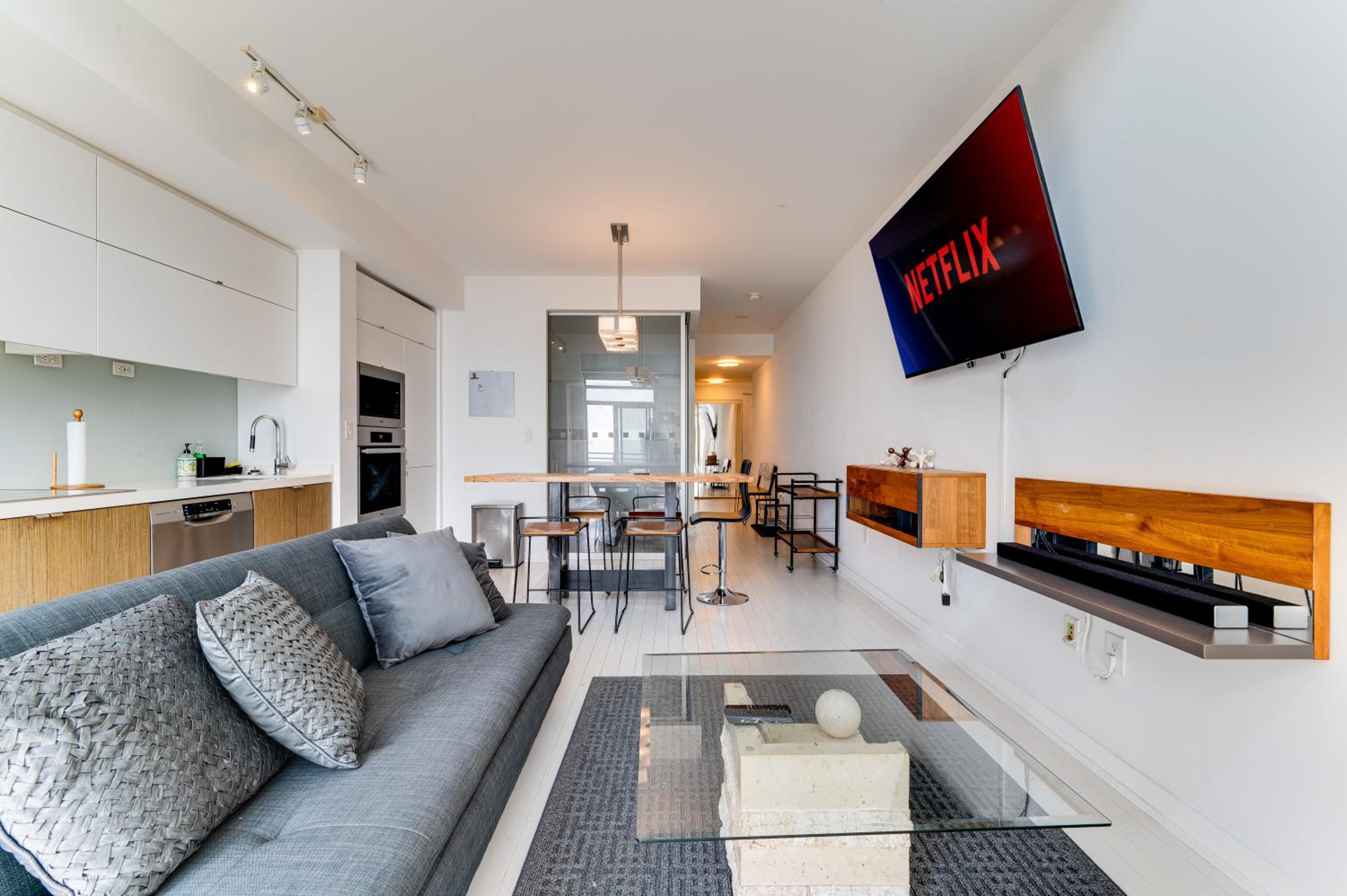 Penthouse Paradise - Downtown Toronto - Pool & Gym