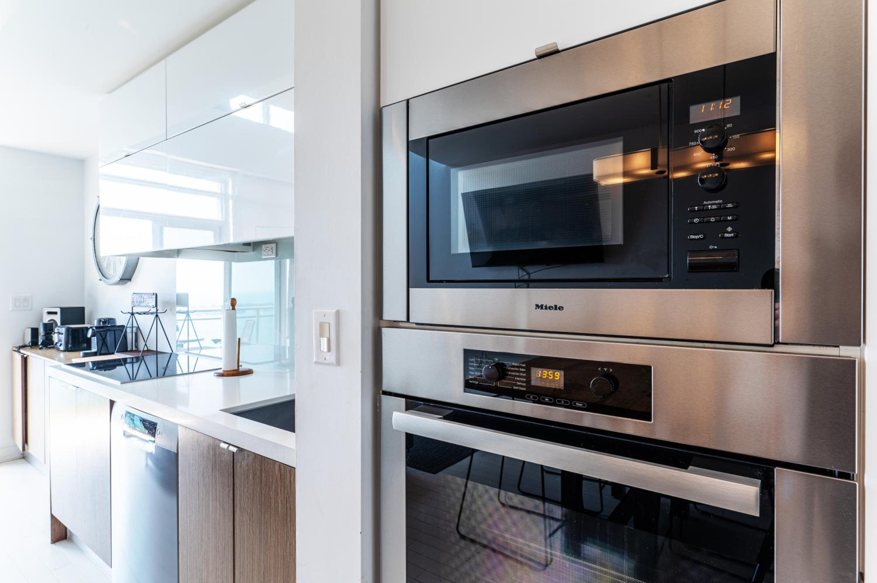 Penthouse Paradise - Downtown Toronto - Pool & Gym