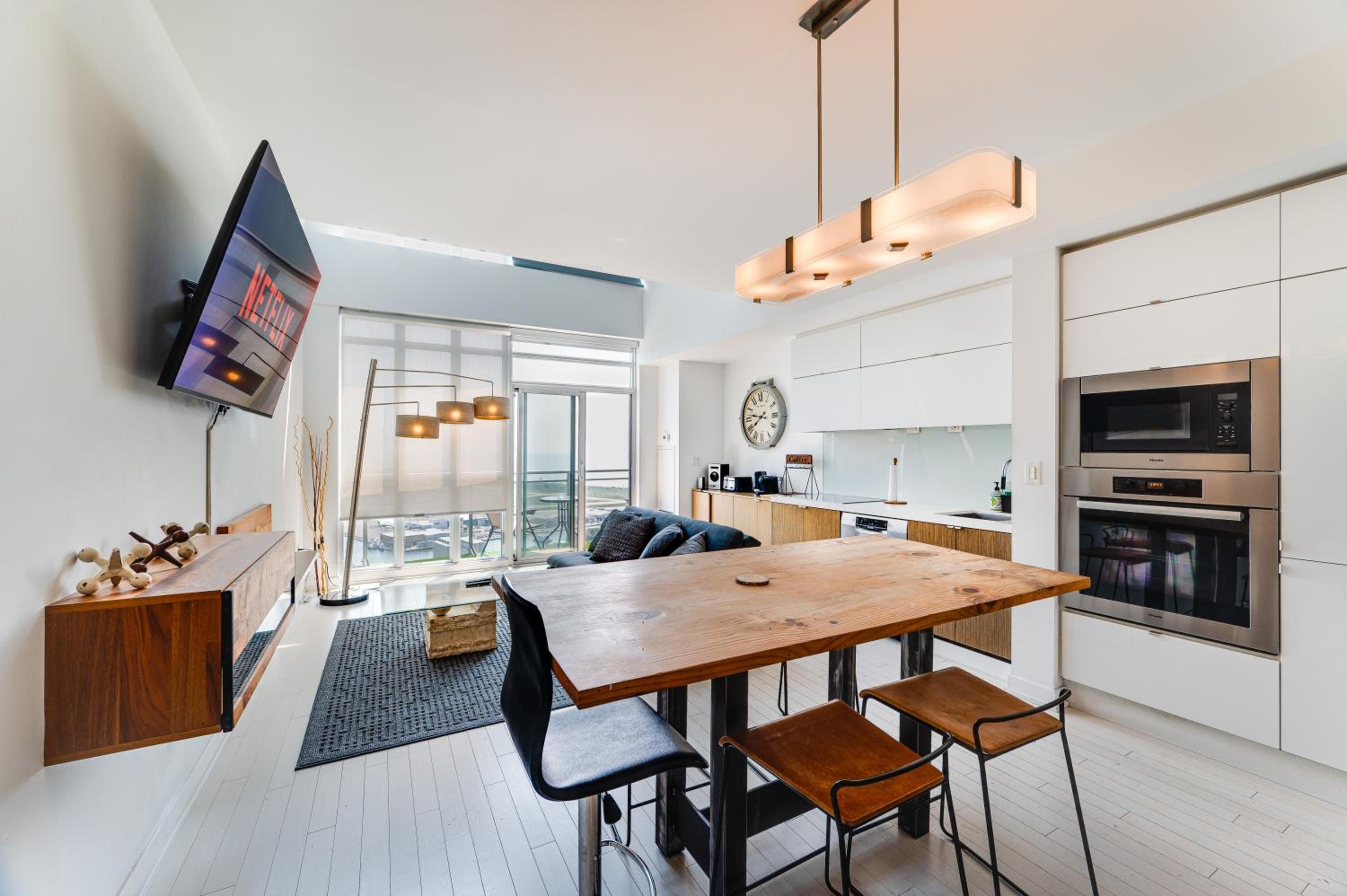 Penthouse Paradise - Downtown Toronto - Pool & Gym