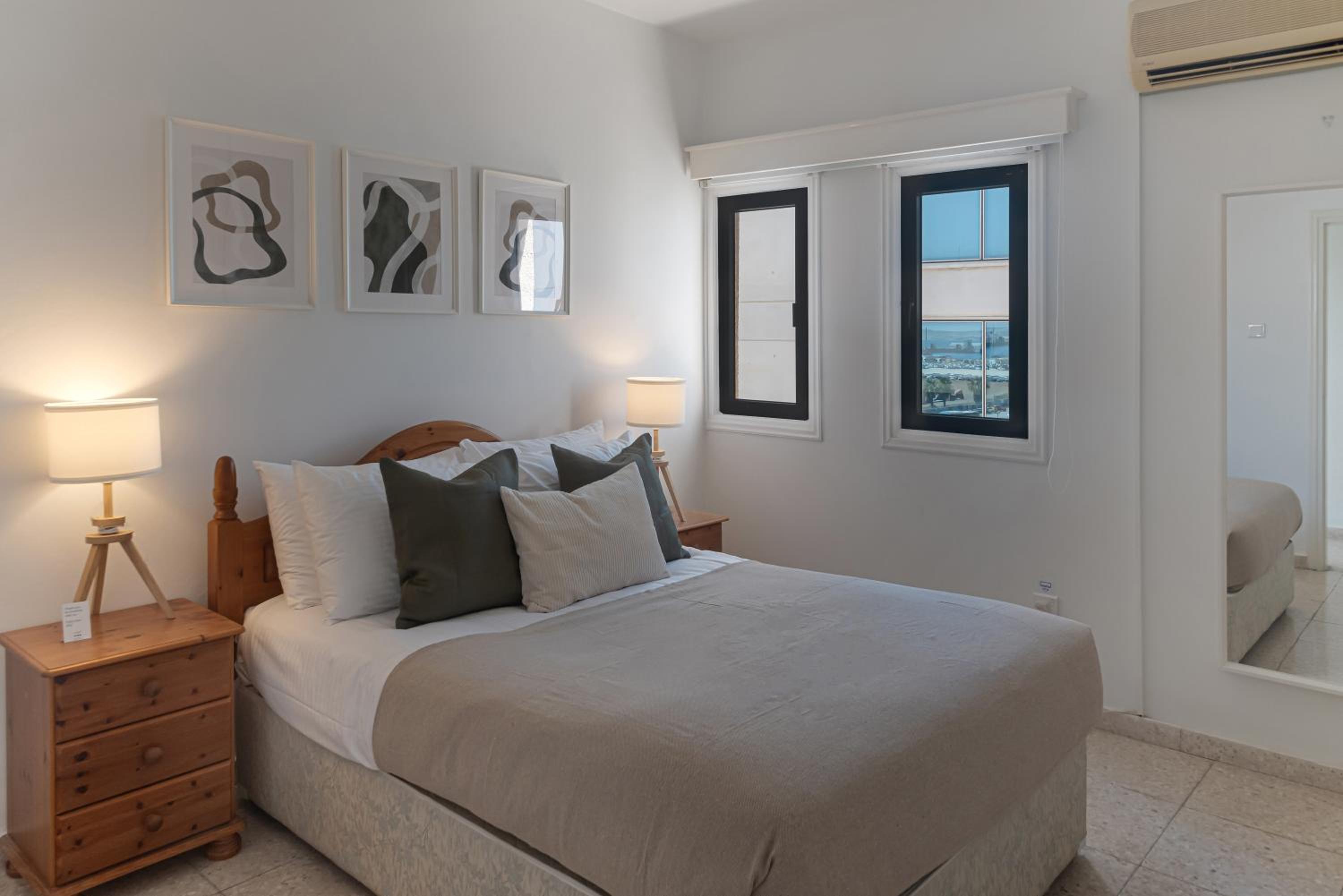 Phaedrus Living Seaview Phinikoudes Flat