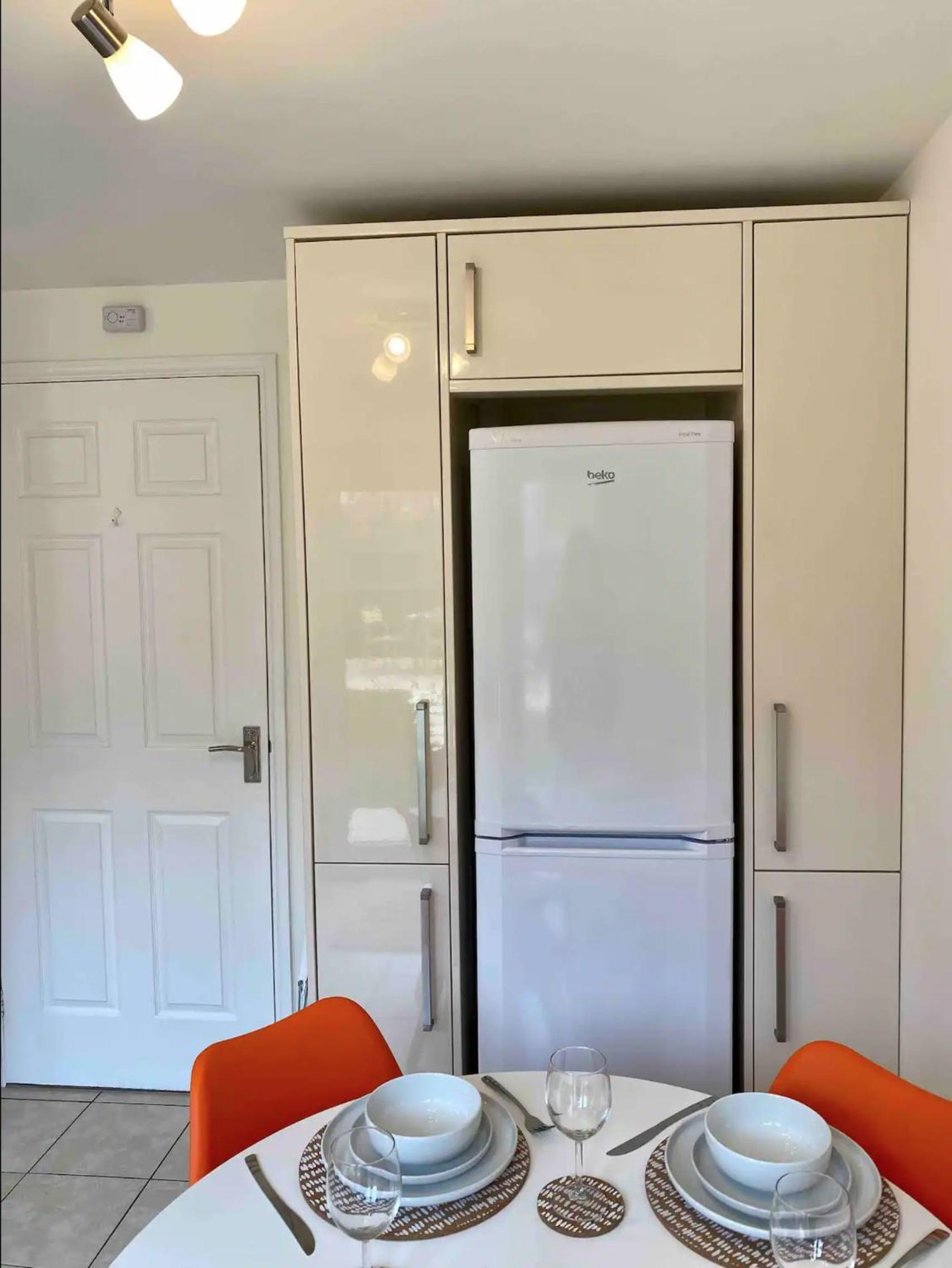 Kingmaker House, Free Driveway Parking and Garden! Fully Equipped, Sleeps 5 Guests, photo 14