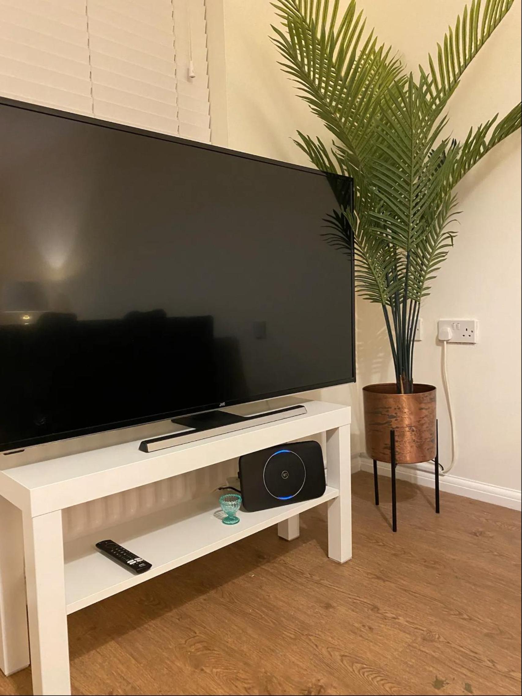 Kingmaker House, Free Driveway Parking and Garden! Fully Equipped, Sleeps 5 Guests, photo 4