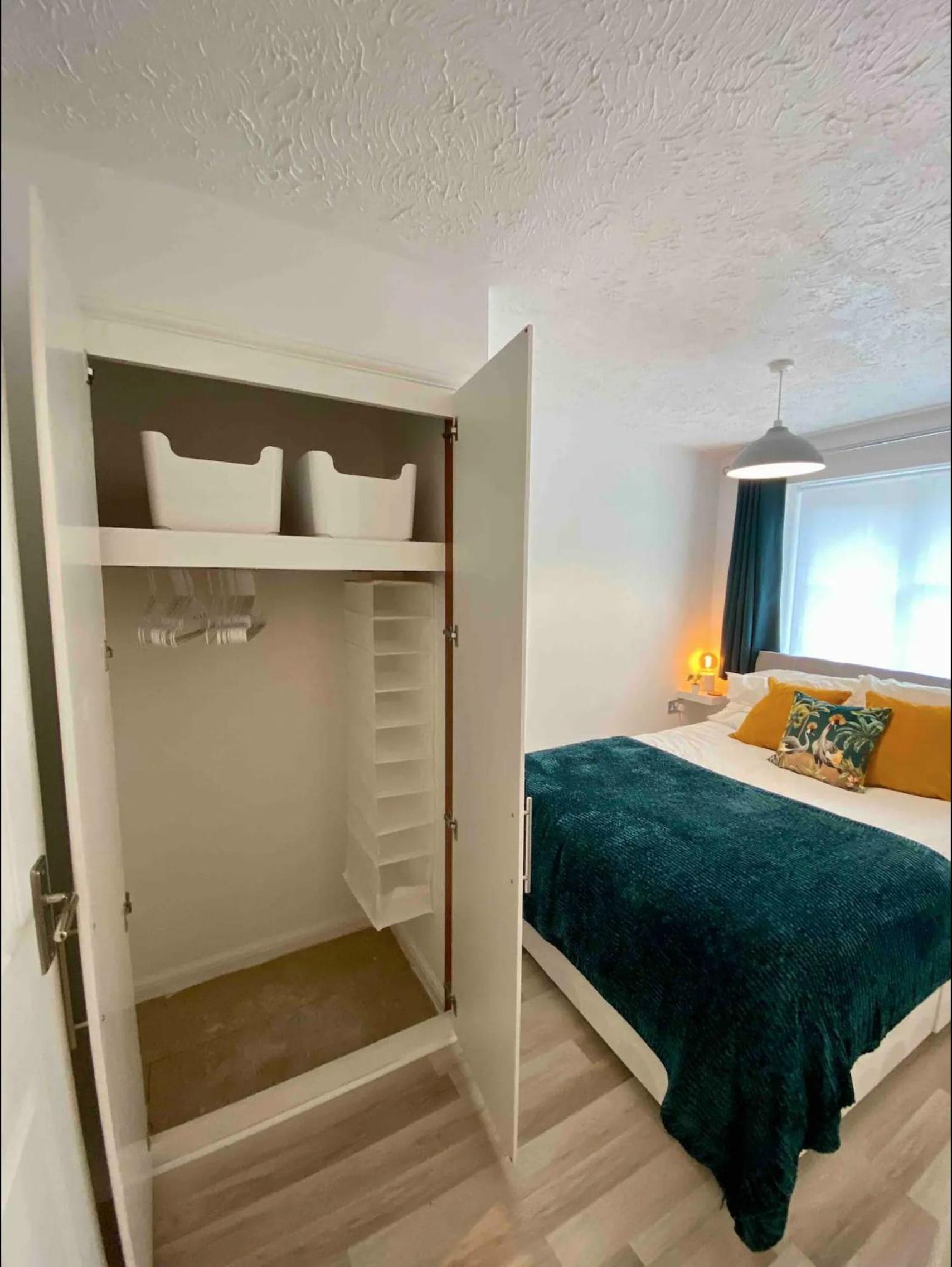 Kingmaker House, Free Driveway Parking and Garden! Fully Equipped, Sleeps 5 Guests, photo 21