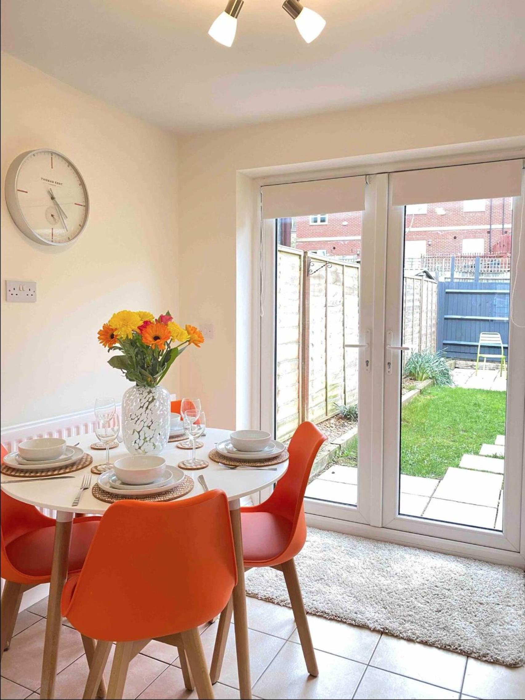 Kingmaker House, Free Driveway Parking and Garden! Fully Equipped, Sleeps 5 Guests, photo 15