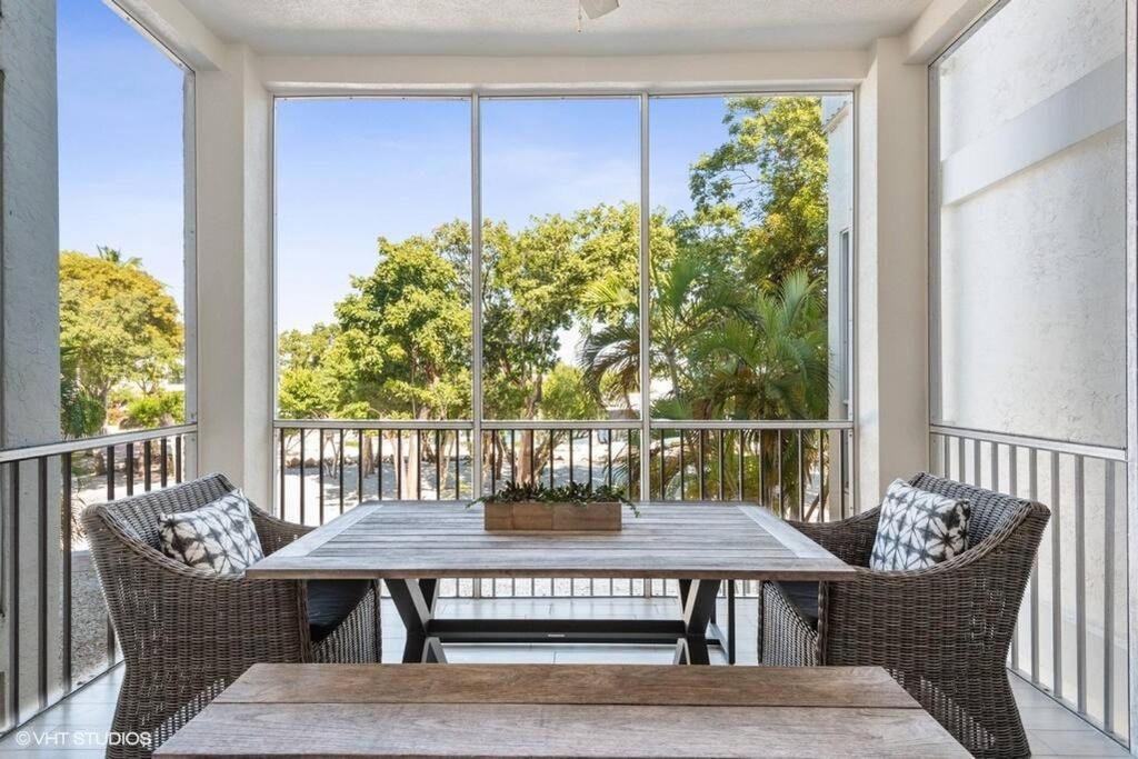 Mariners 210 Great Location with Marina Views view 5