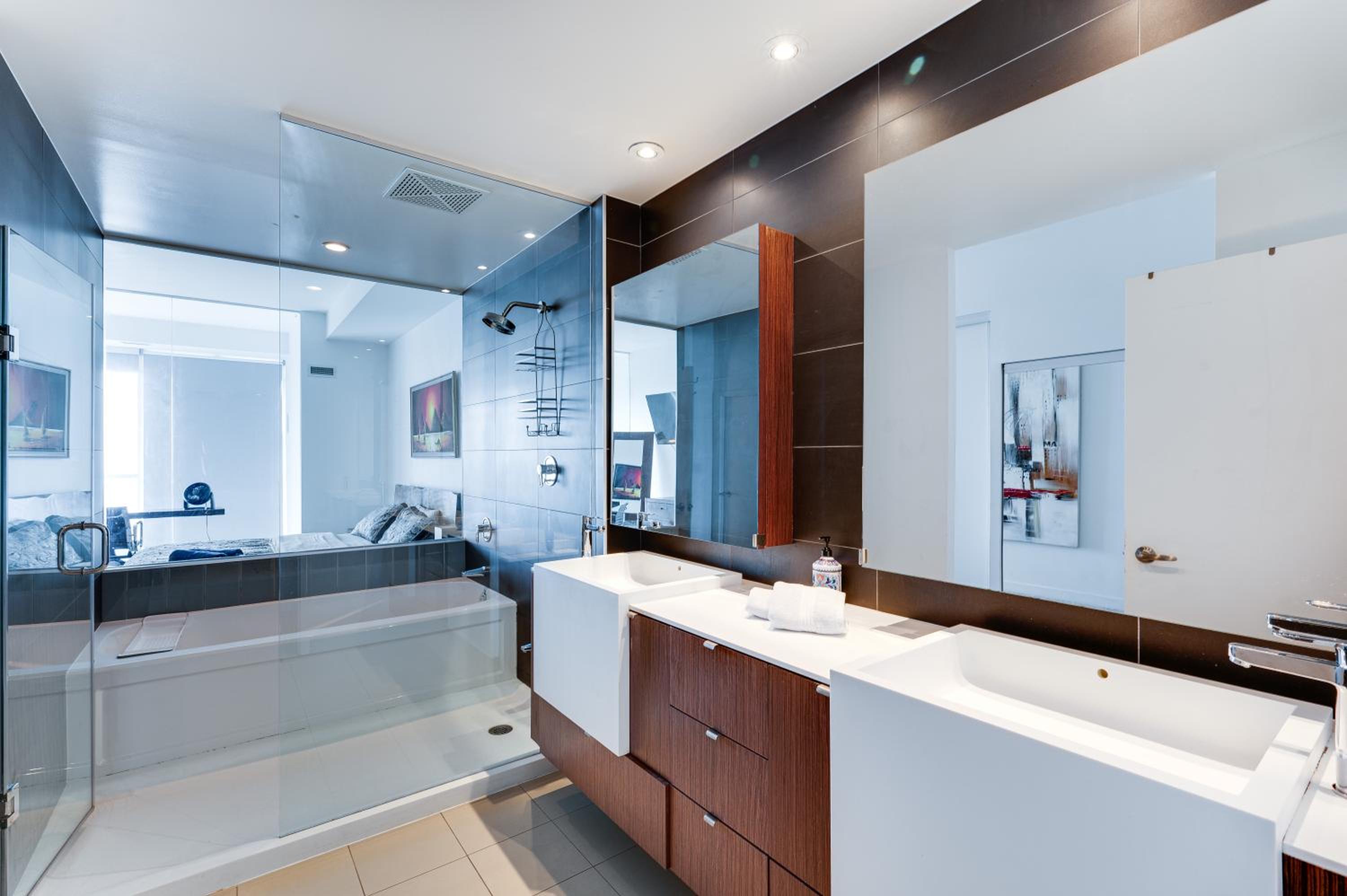 Penthouse Paradise - Downtown Toronto - Pool & Gym