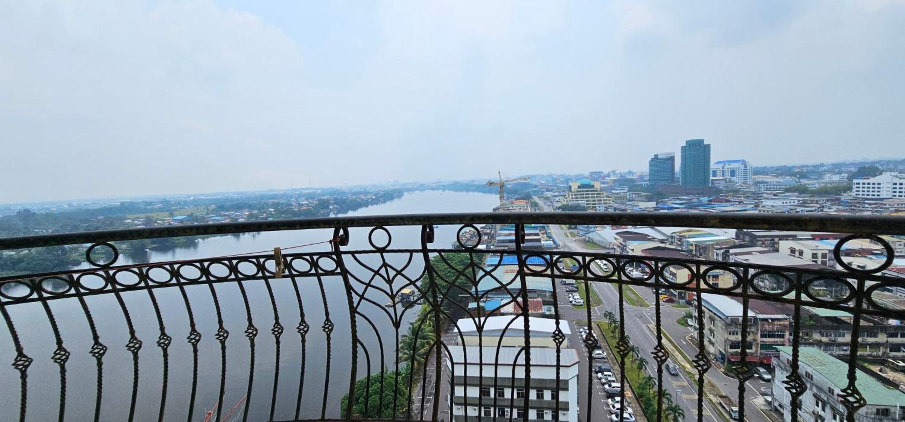 Kenyalang Riverine Emerald Condominium Homestay photo 4