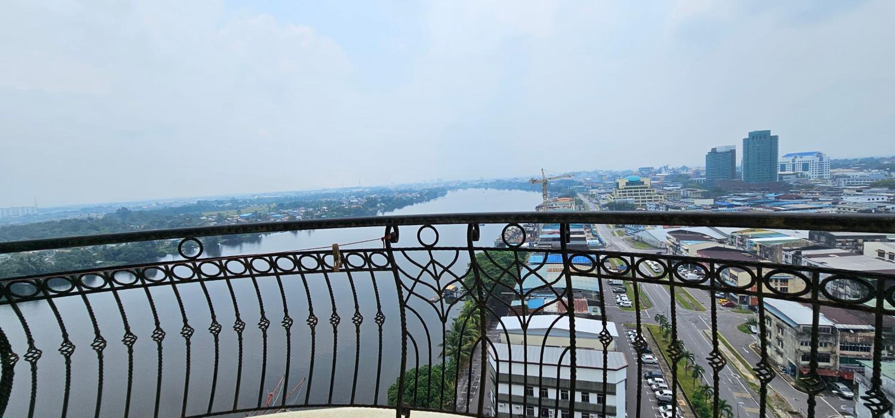 Kenyalang Riverine Emerald Condominium Homestay photo 2