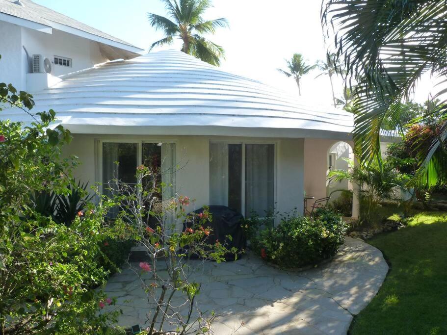 Charming ocean front 3 bd villa view 5