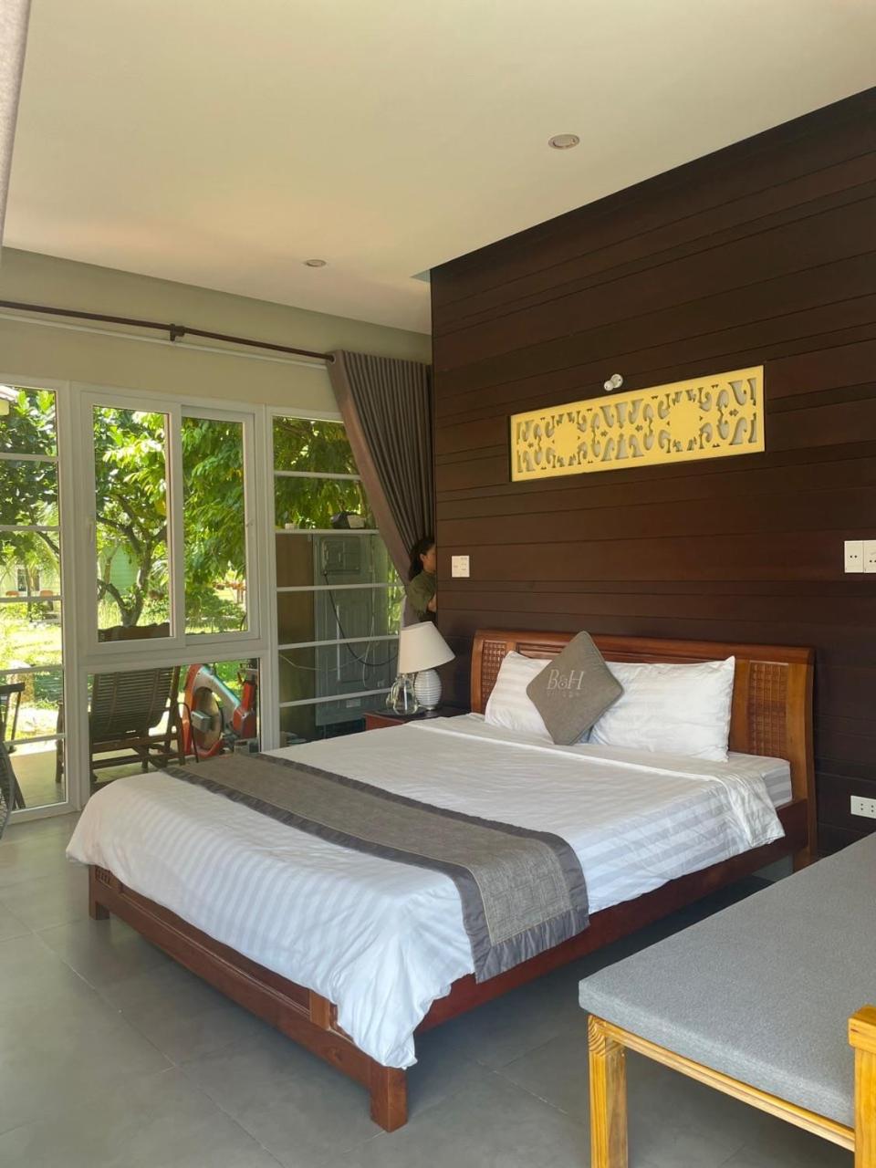 B&H Villa - Villa has swimming pool view 3