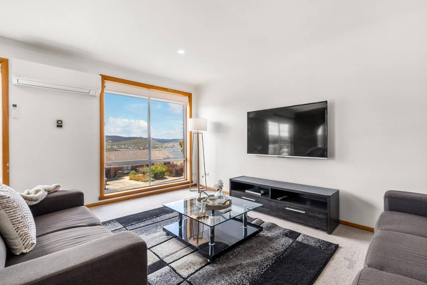 Spacious Family Home with Views