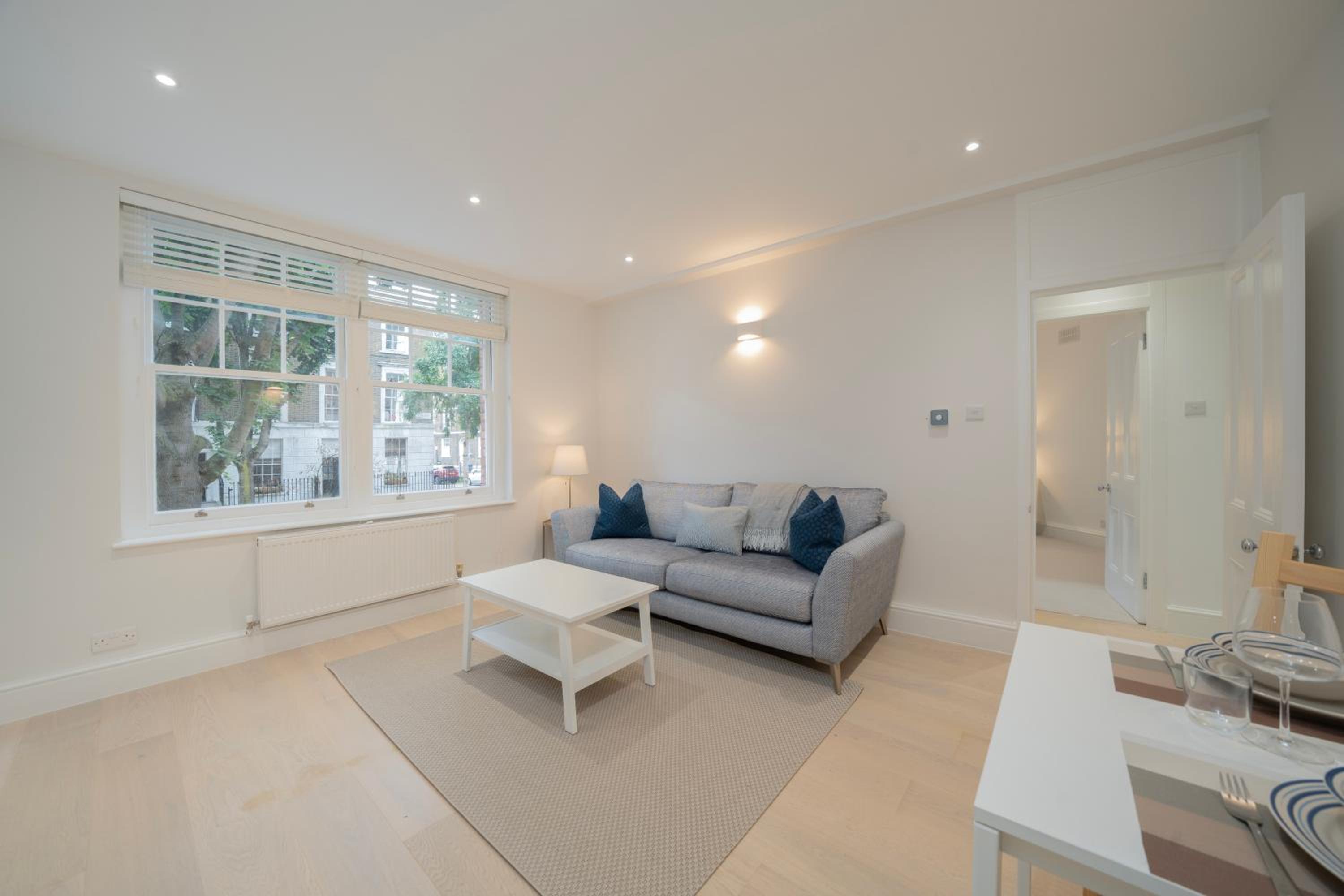 Bright & stylish apartment in Central London