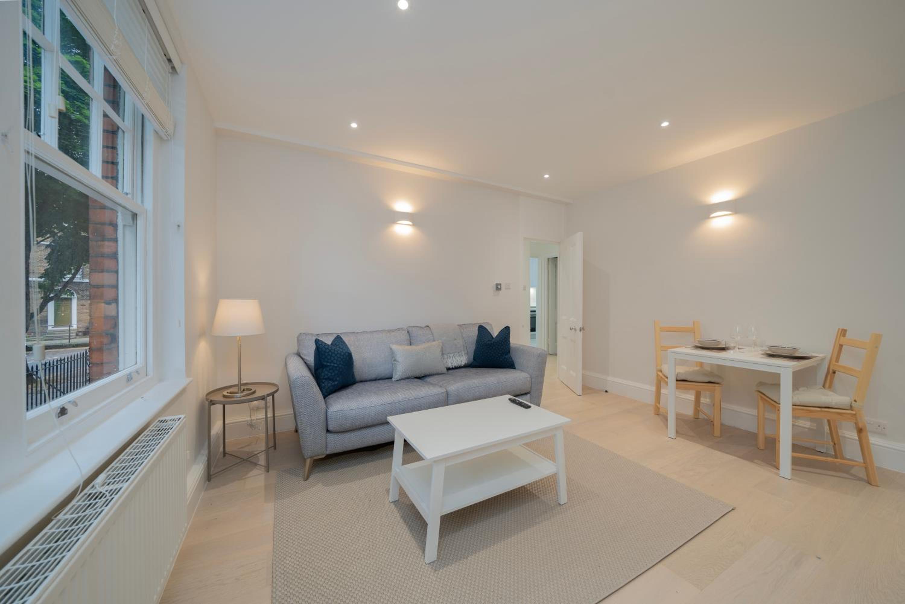 Bright & stylish apartment in Central London