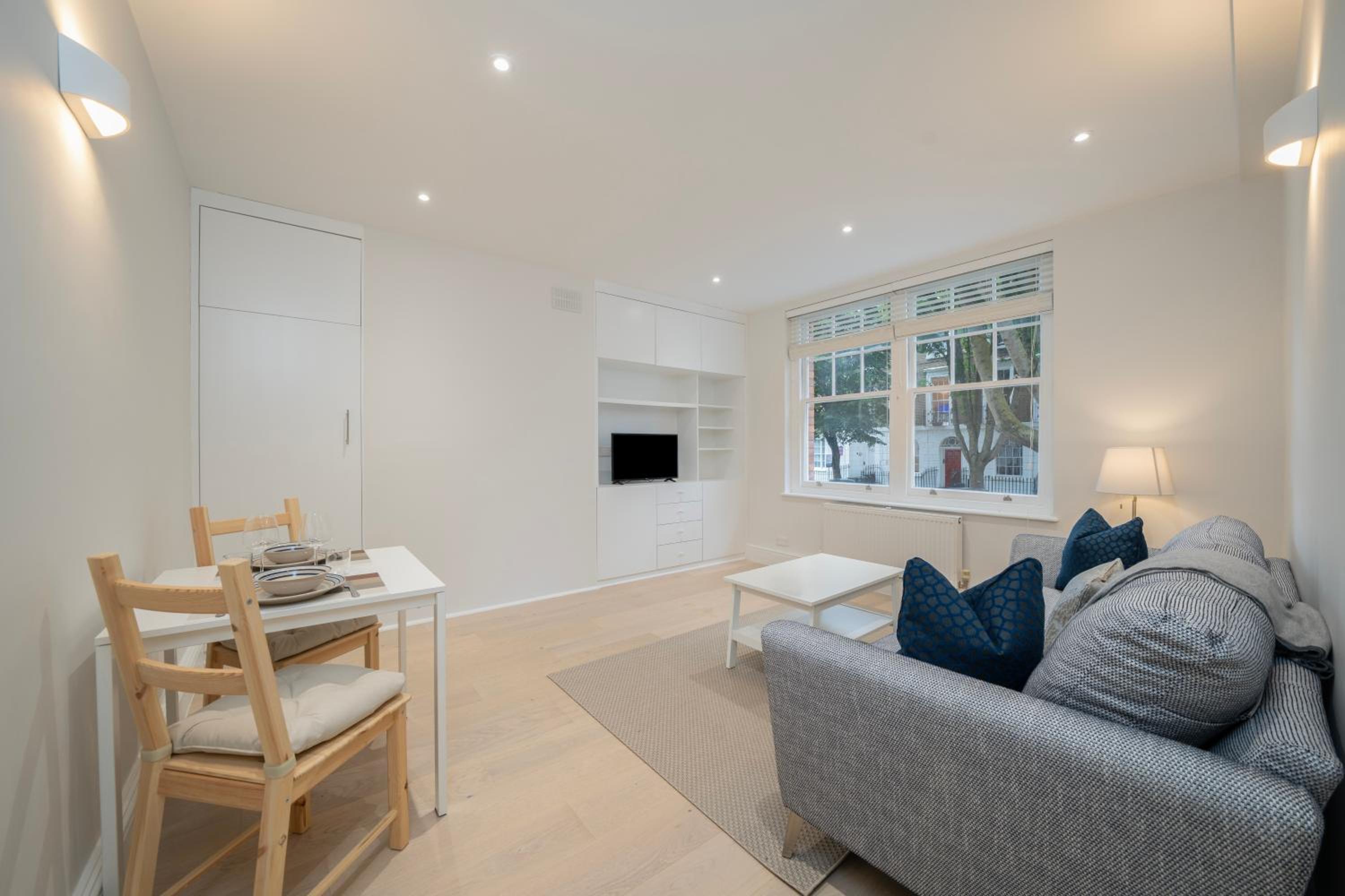 Bright & stylish apartment in Central London