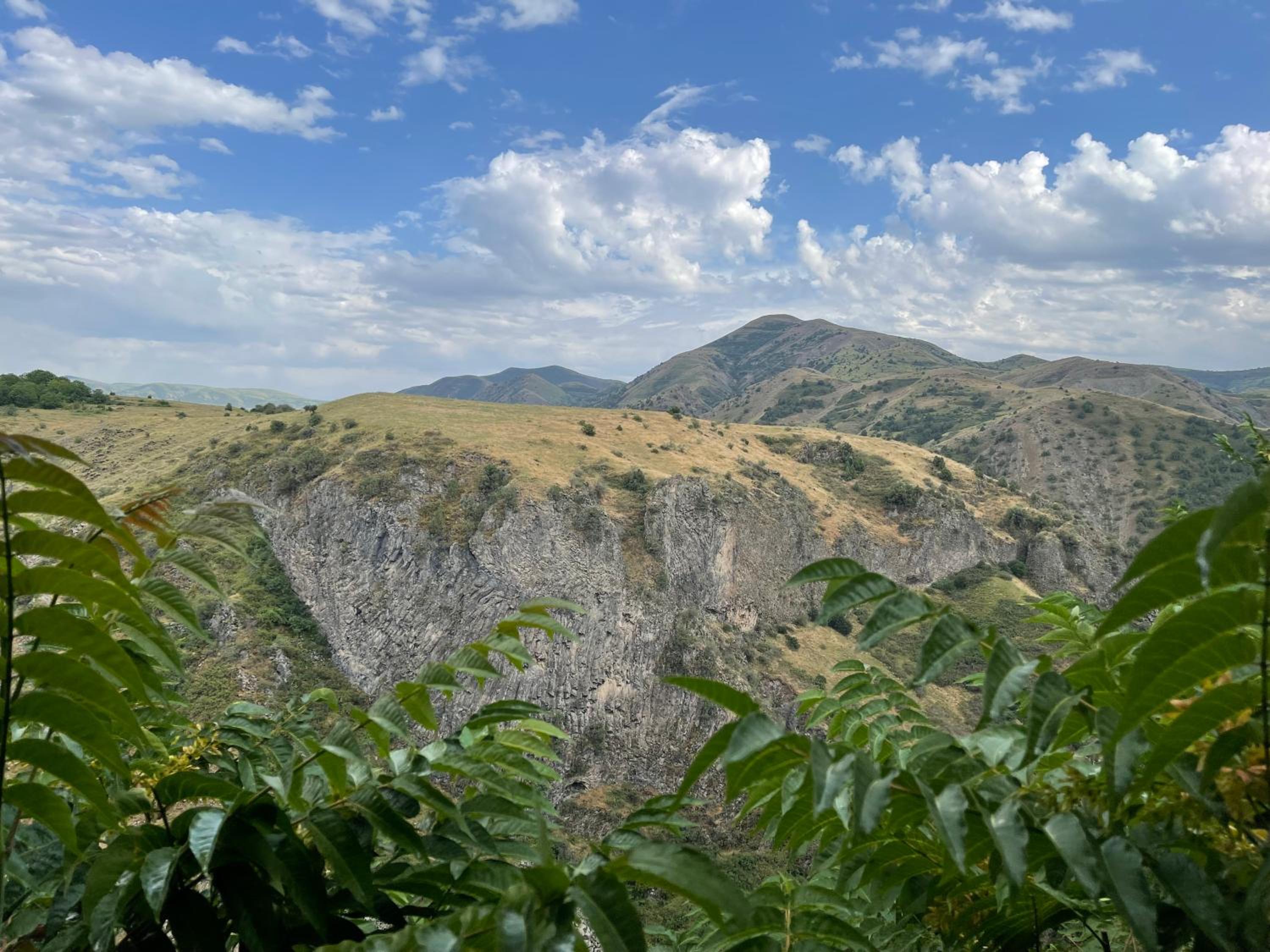 Vahagni guest house in Garni