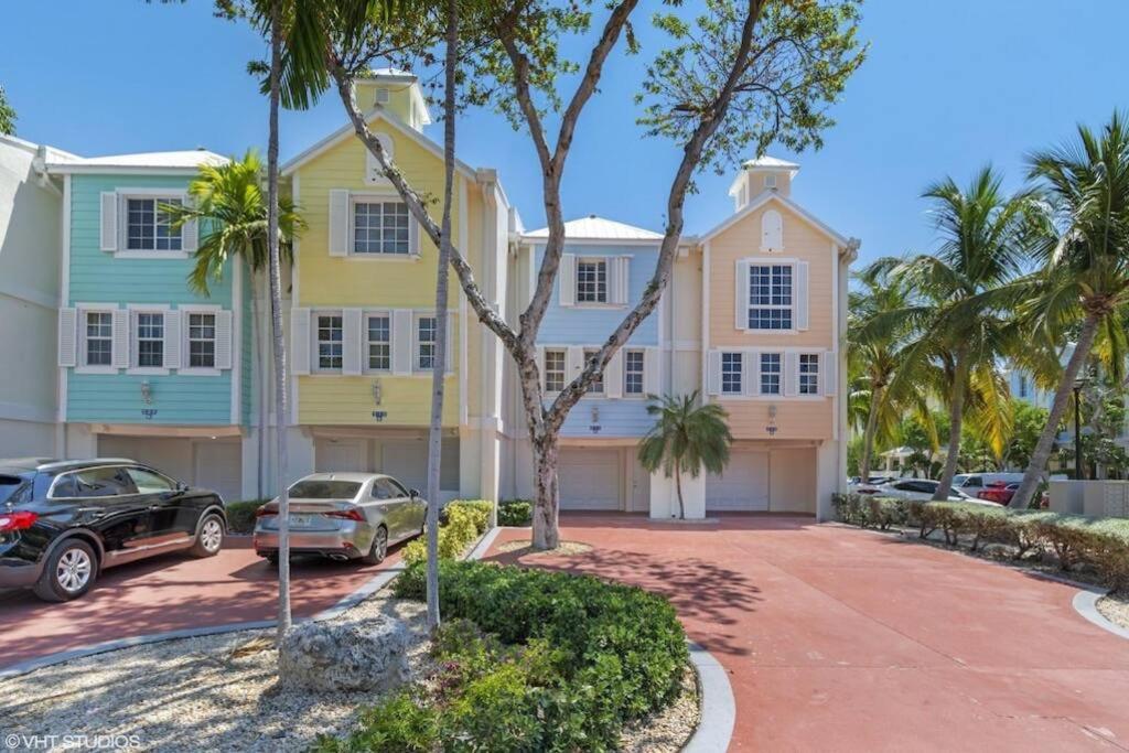 Mariners 212 Great Location with Marina Views