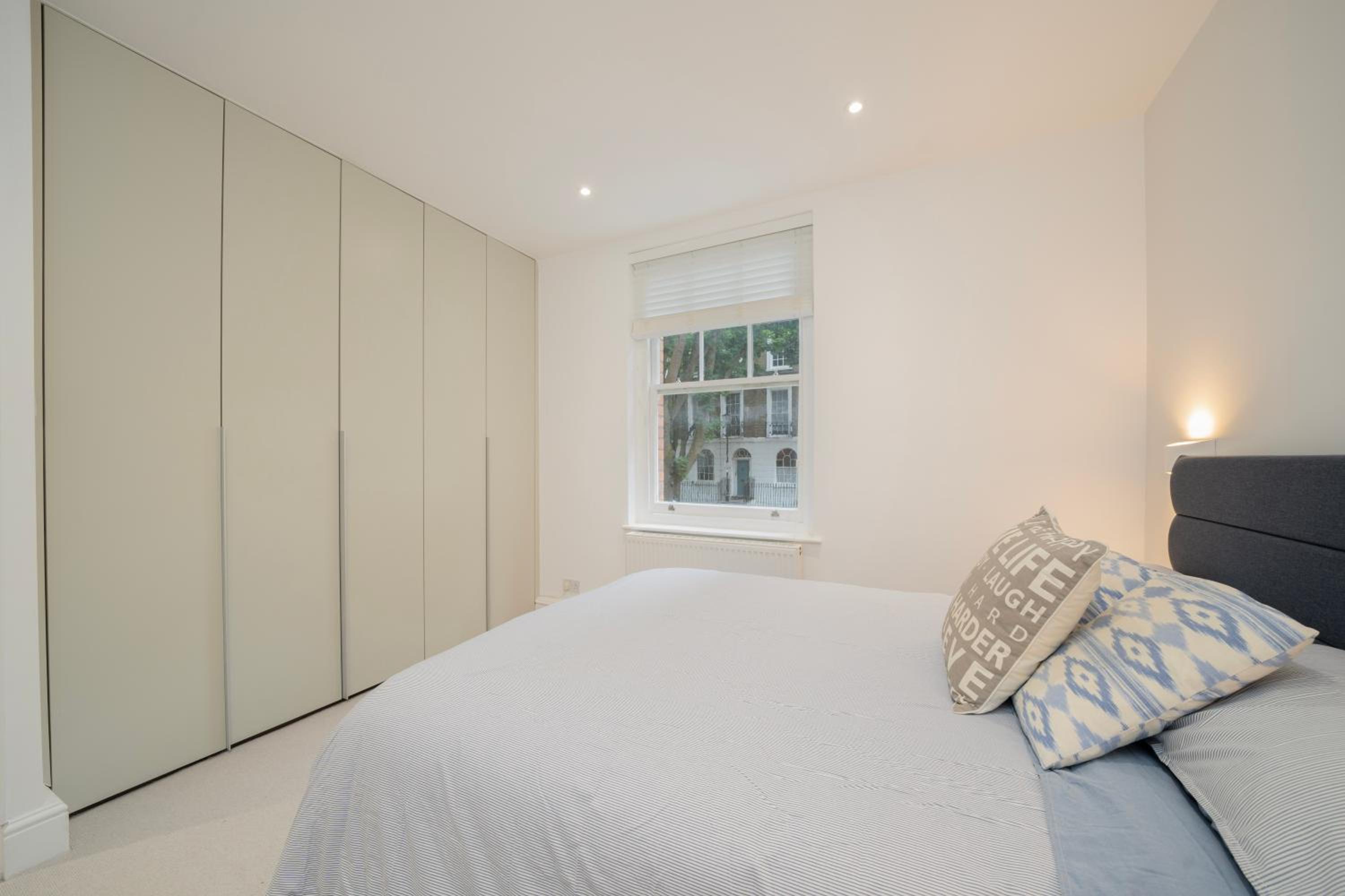Bright & stylish apartment in Central London