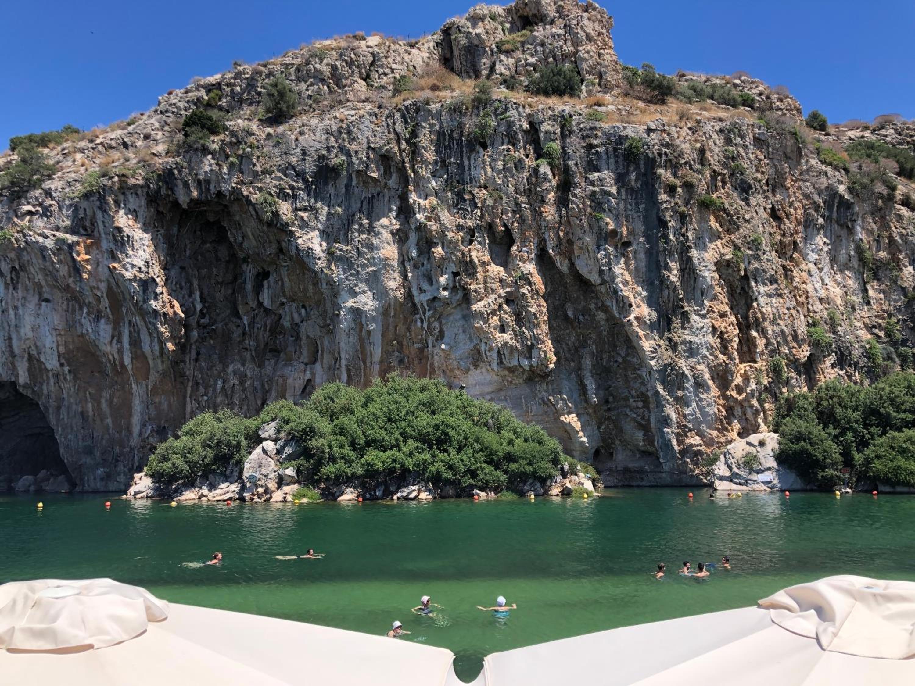 Acropoli Vibes At Kosmos Getaway