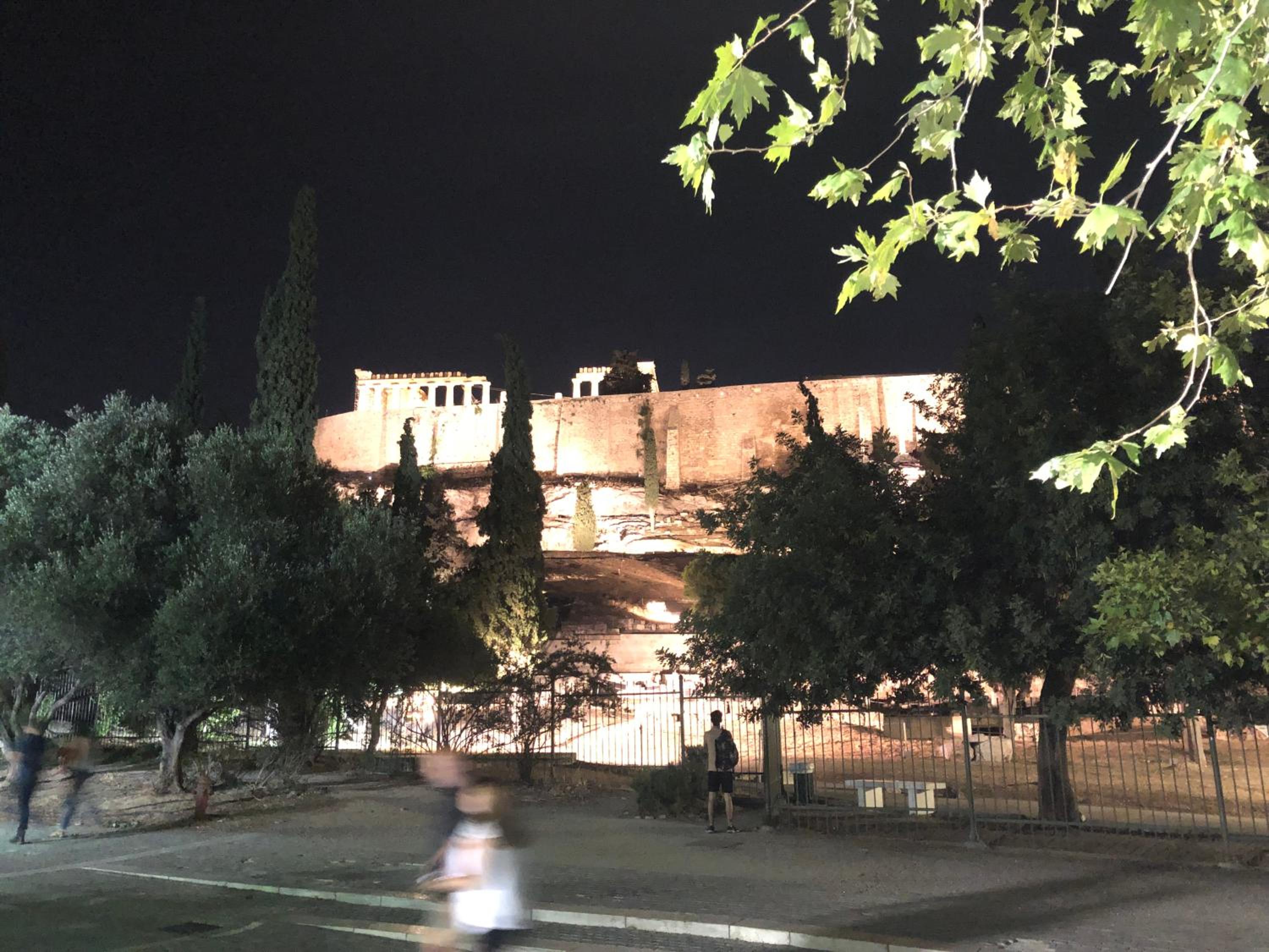 Acropoli Vibes At Kosmos Getaway