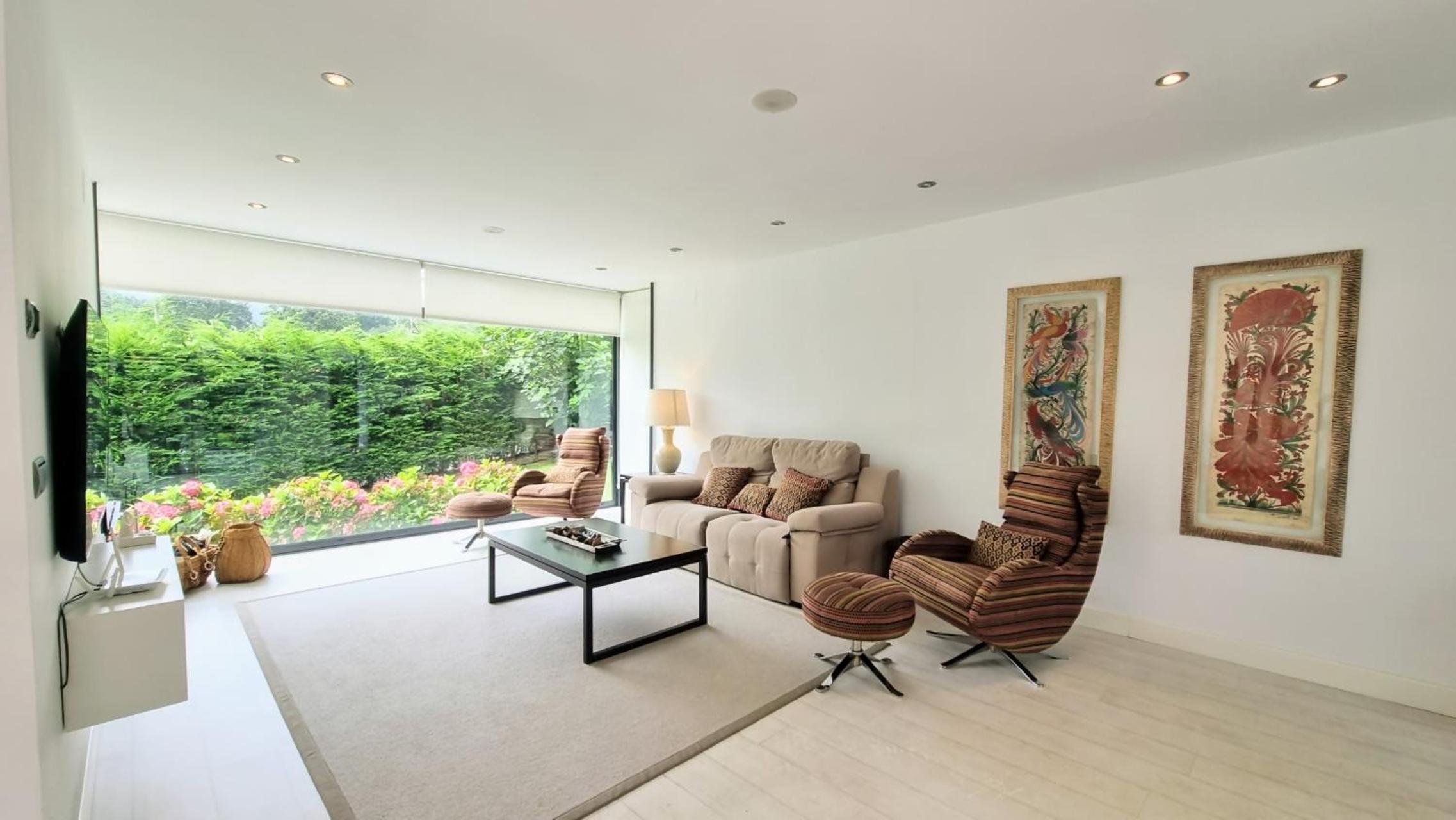 Villa Llanes Piscina Interior y Exterior – Talima