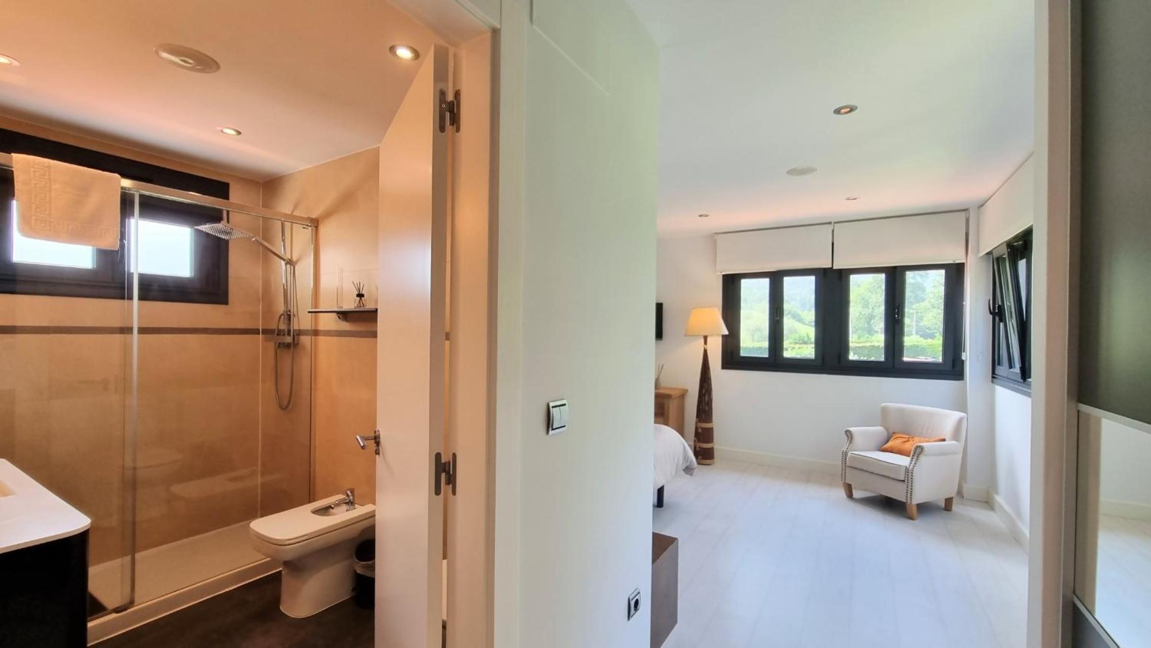 Villa Llanes Piscina Interior y Exterior – Talima