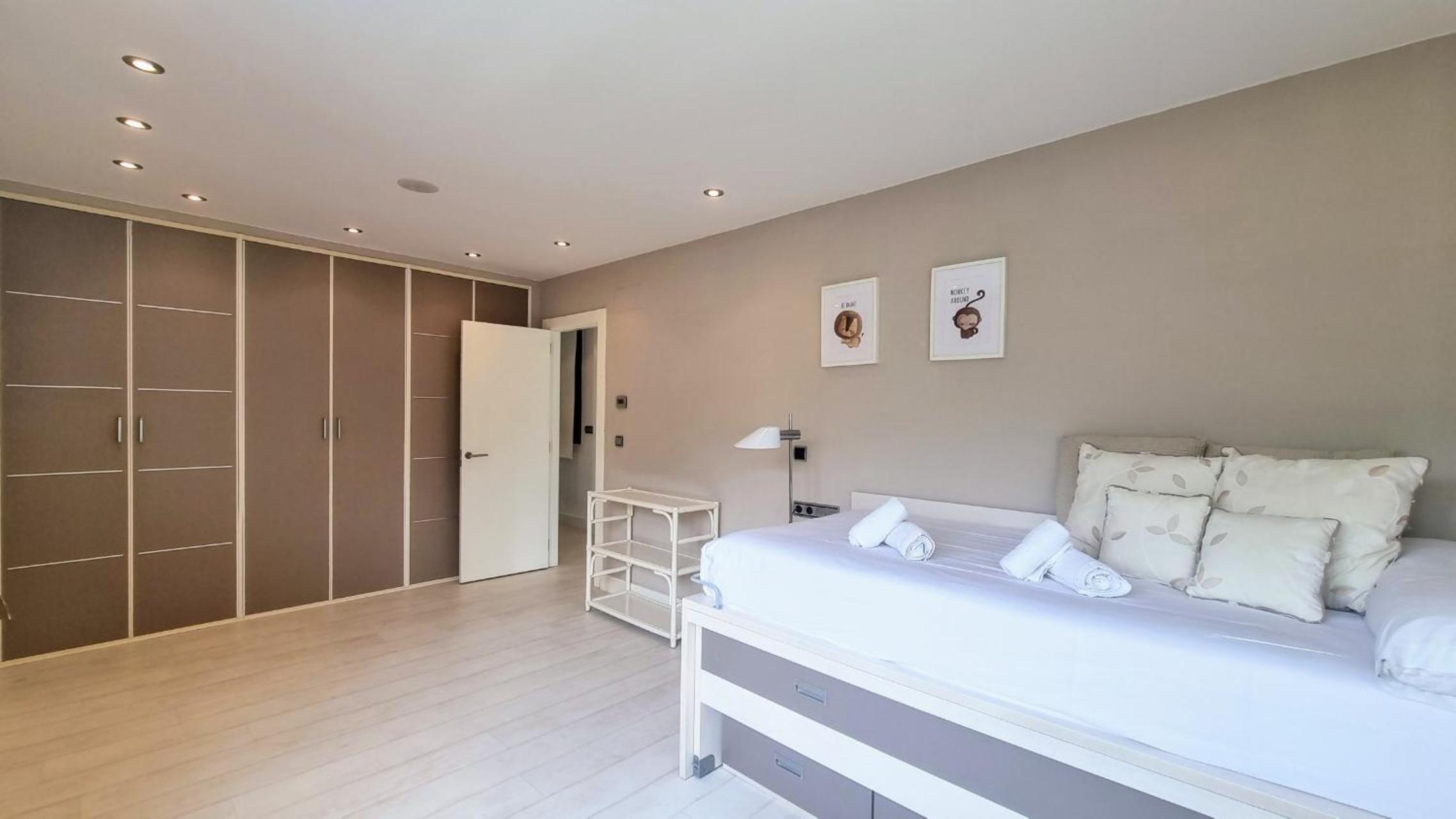 Villa Llanes Piscina Interior y Exterior – Talima