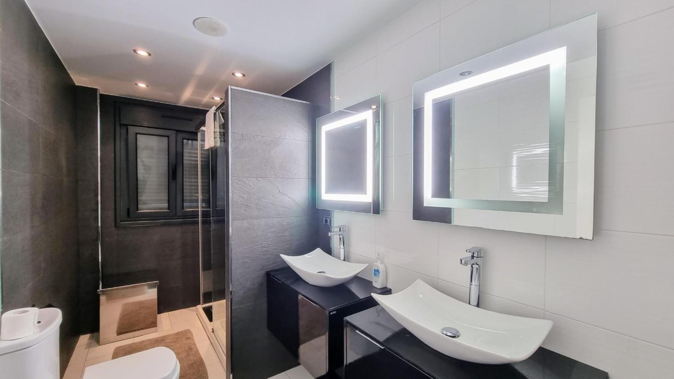Villa Llanes Piscina Interior y Exterior – Talima