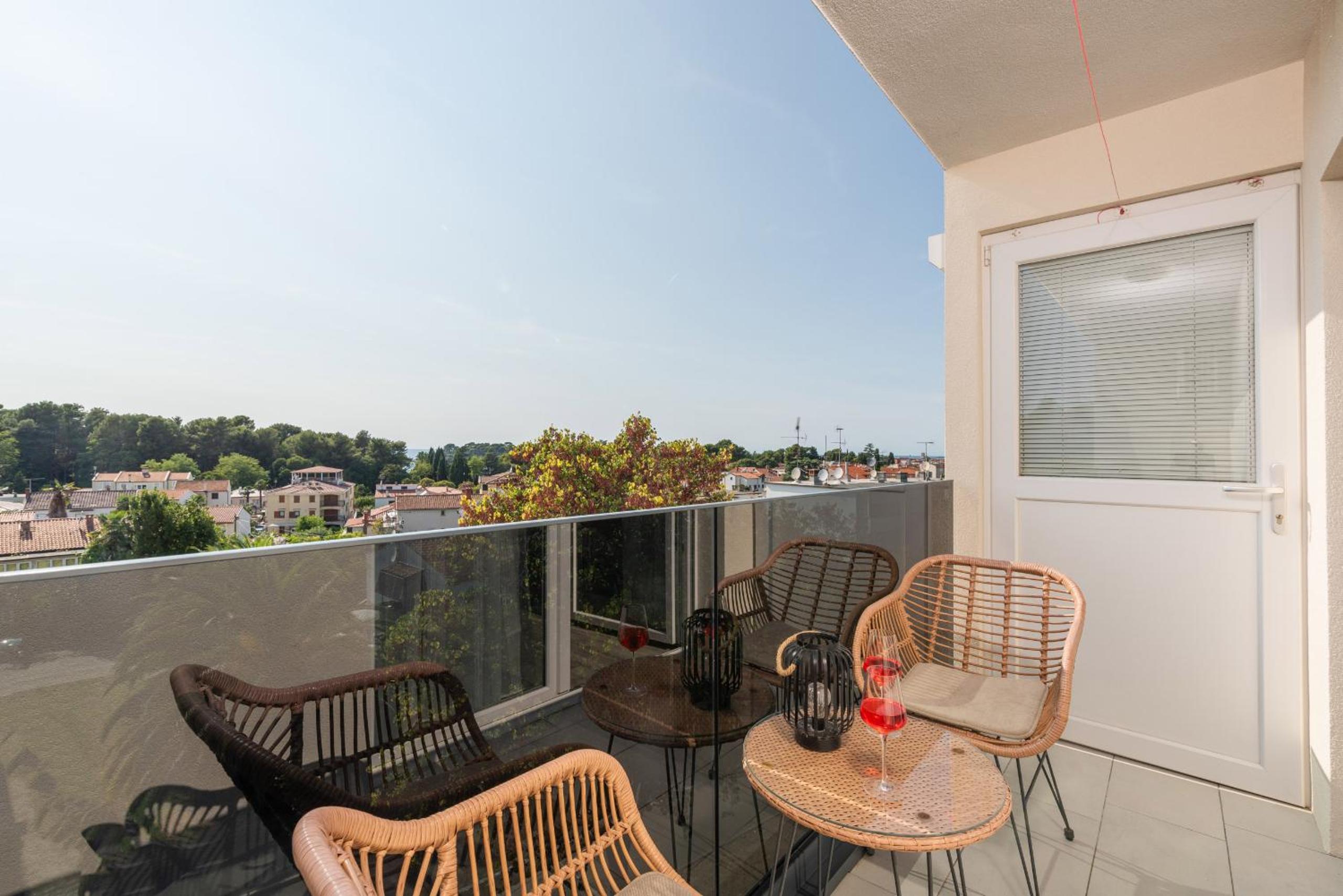 Premium Apartment Noelle view 4