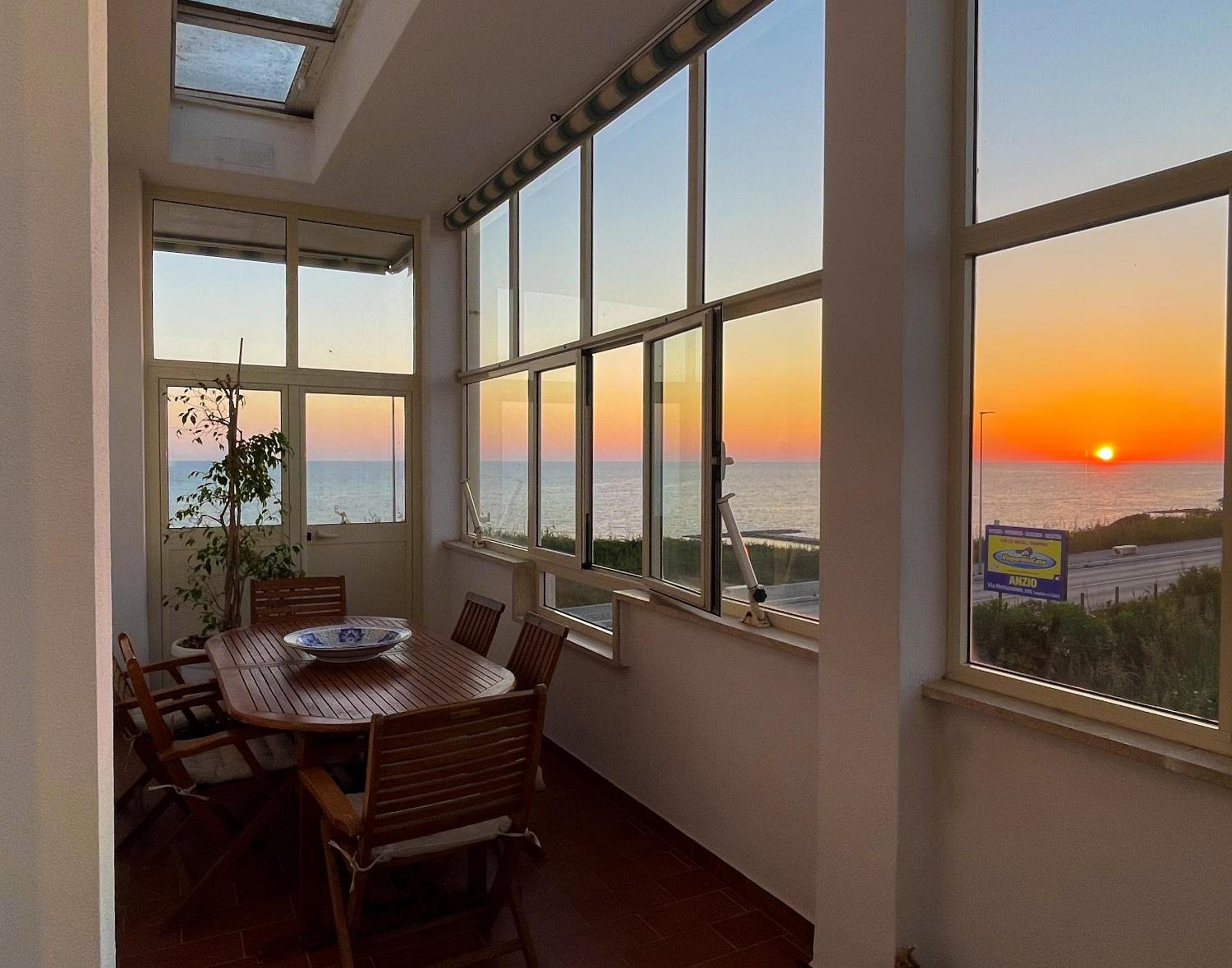 LA PERLA BIANCA Apartment - Near Train Station and Best Beaches with Amazing Sunsets view 5