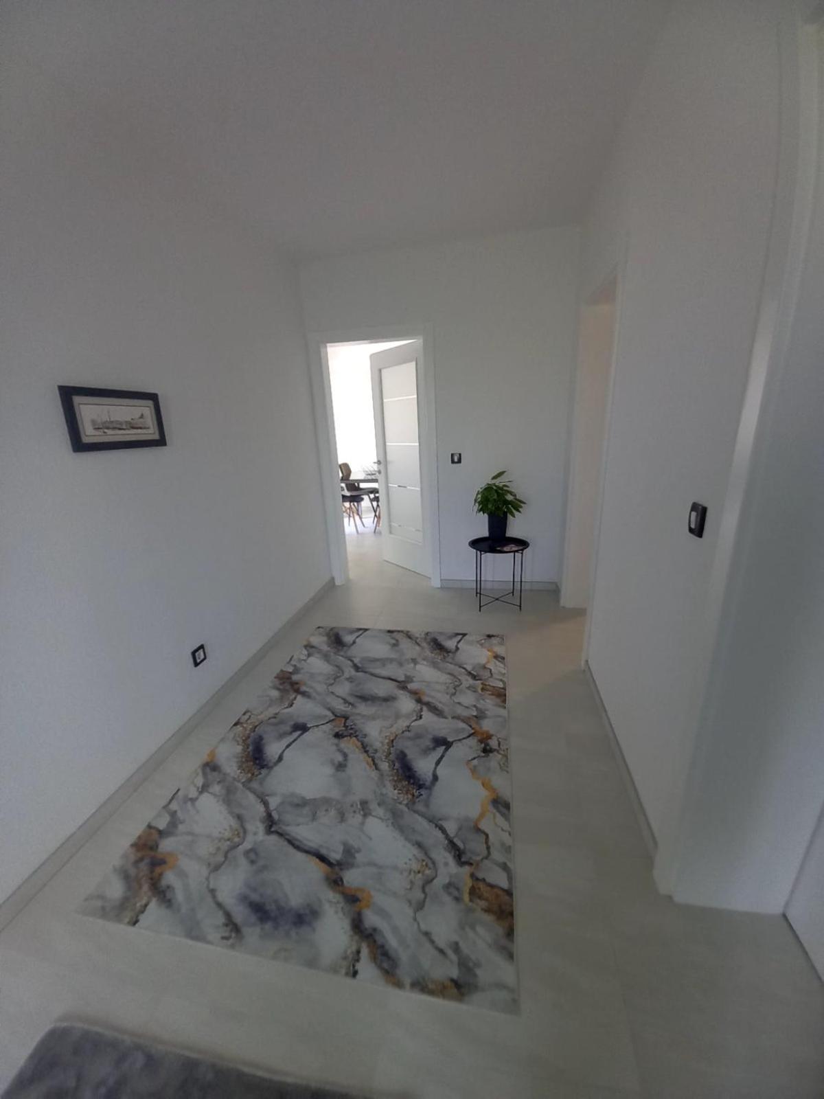 Apartments White House Bihac