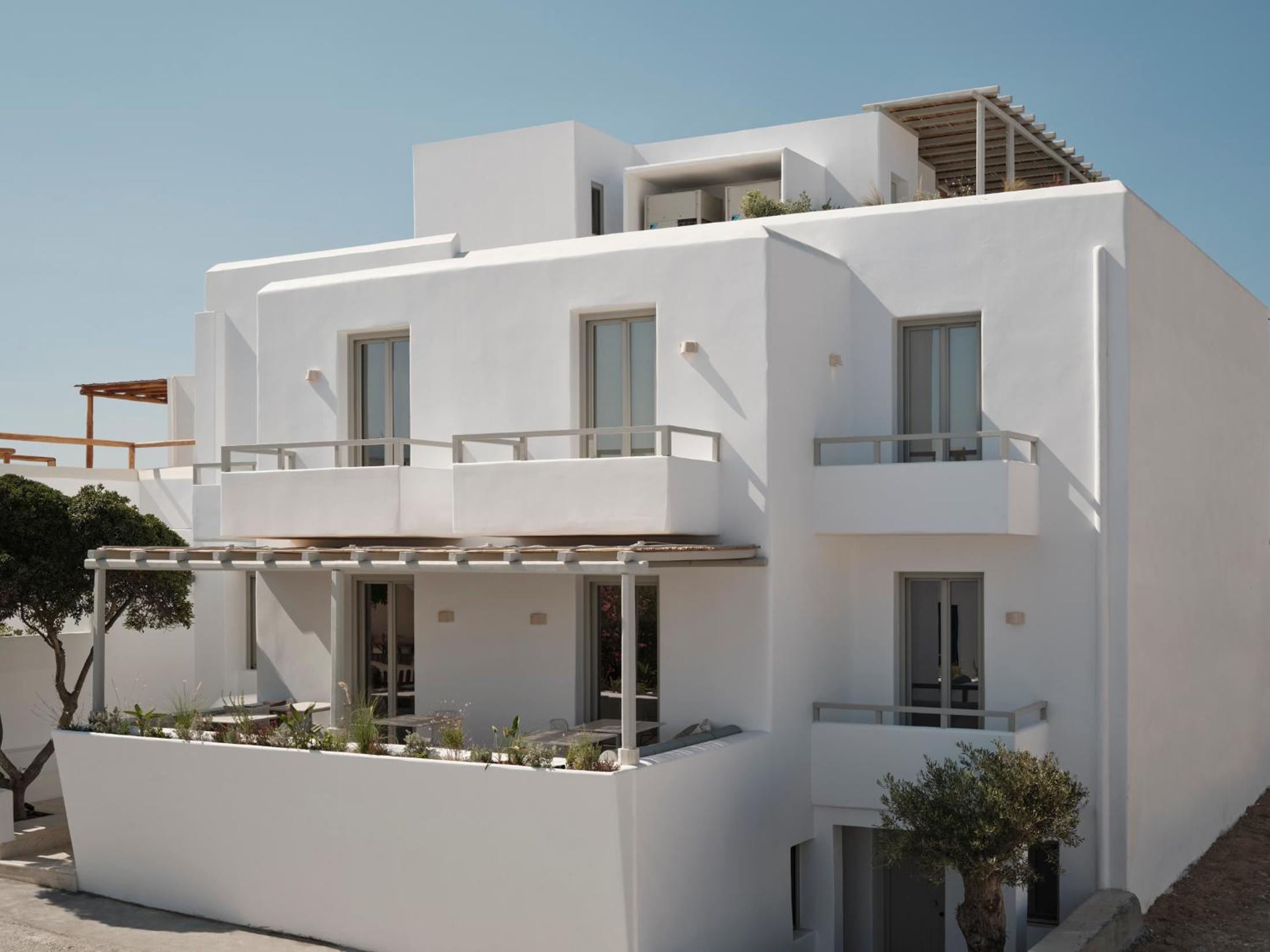 Hotel Akria Seaside Suites - Image 1